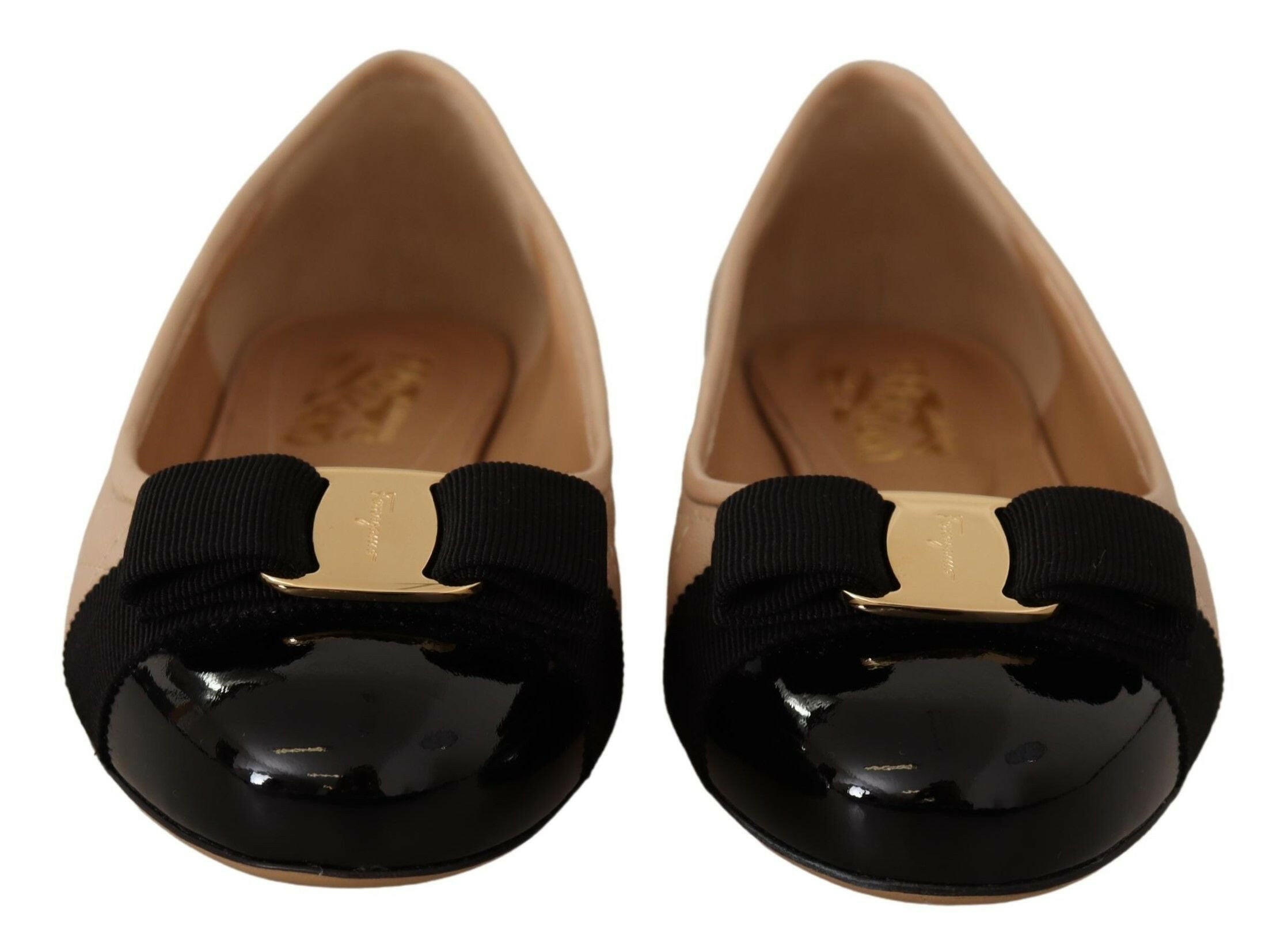 Salvatore Ferragamo Elegant Quilted Leather Flats - Chic Dual-Tone Design -   -  Salvatore Ferragamo. Salvatore Ferragamo Elegant Quilted Leather Flats - Chic Dual-Tone Design -   -  Salvatore Ferragamo.