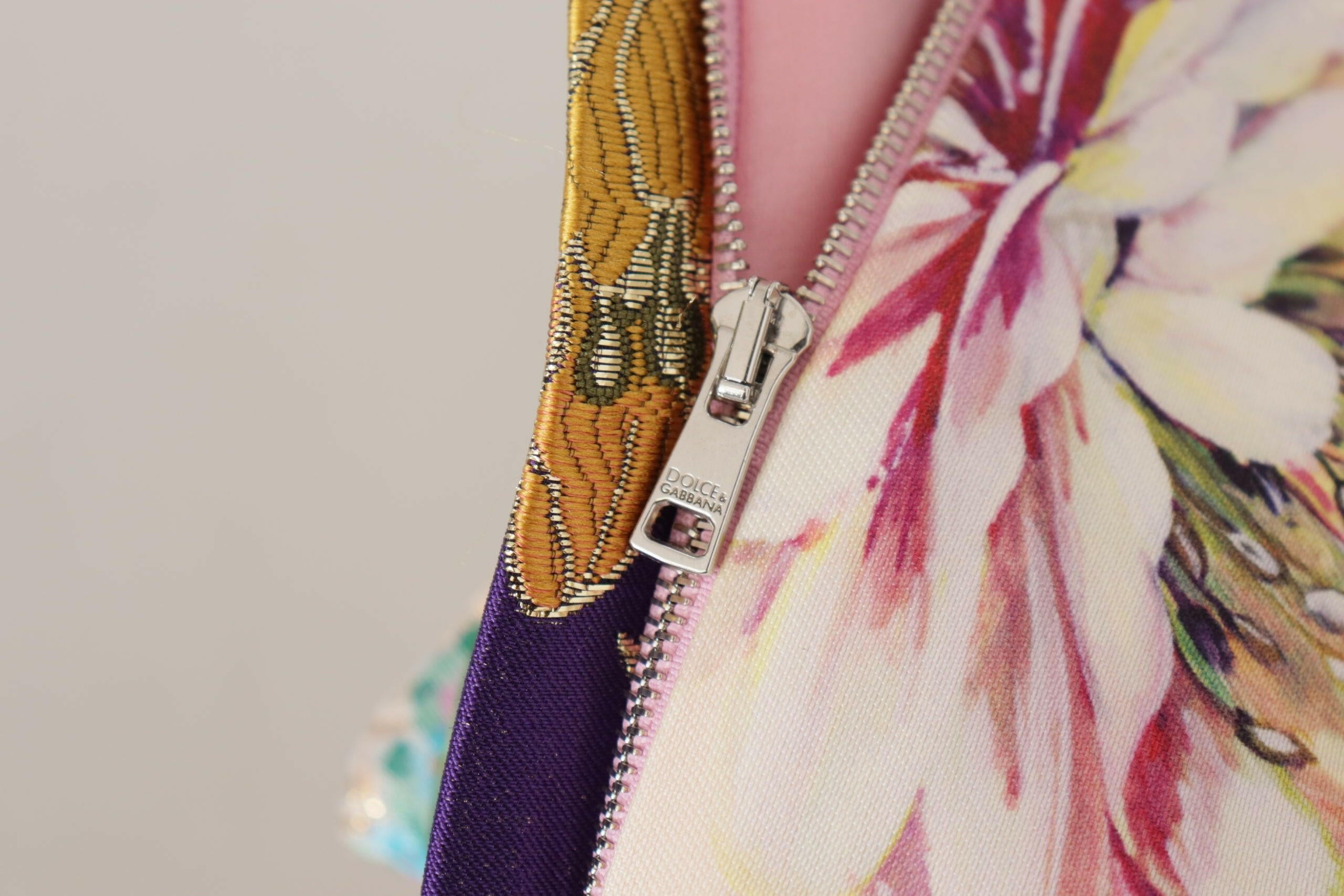 Dolce & Gabbana Dress Midi Patchwork Floral Jaquard Silk -   -  Dolce & Gabbana. Dolce & Gabbana Dress Midi Patchwork Floral Jaquard Silk -   -  Dolce & Gabbana.