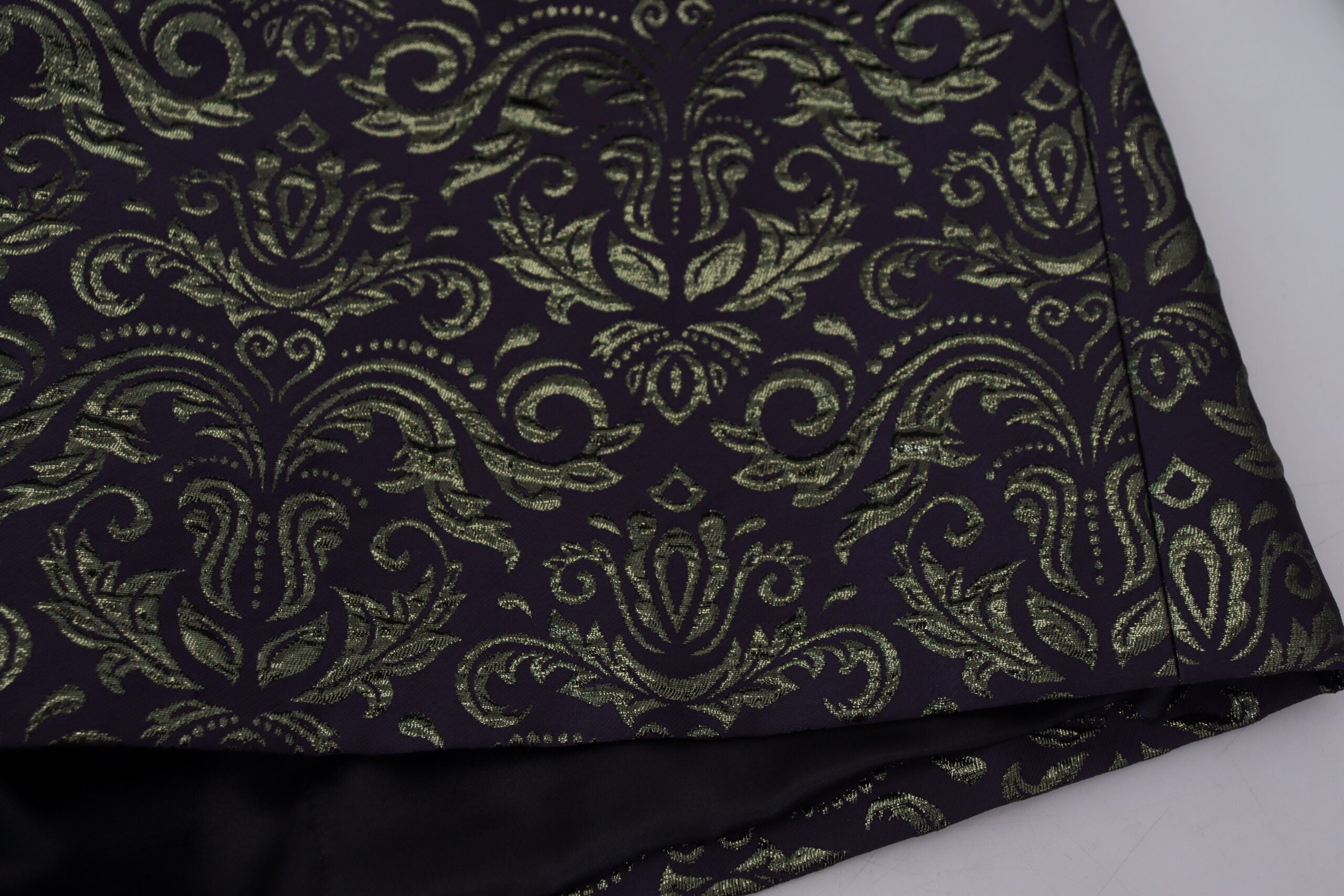 Dolce & Gabbana Gold Purple Baroque Jacket Blazer Robe -   -  Dolce & Gabbana. Dolce & Gabbana Gold Purple Baroque Jacket Blazer Robe -   -  Dolce & Gabbana.