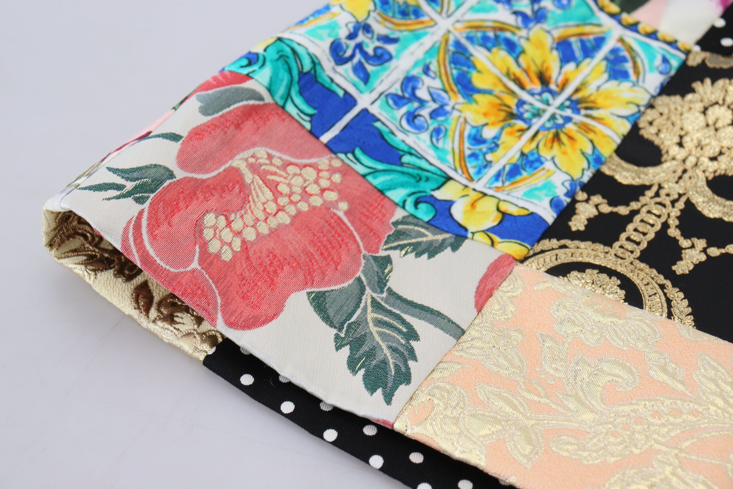 Dolce & Gabbana Multicolor Majolica Patchwork Mini Skirt -   -  Dolce & Gabbana. Dolce & Gabbana Multicolor Majolica Patchwork Mini Skirt -   -  Dolce & Gabbana.