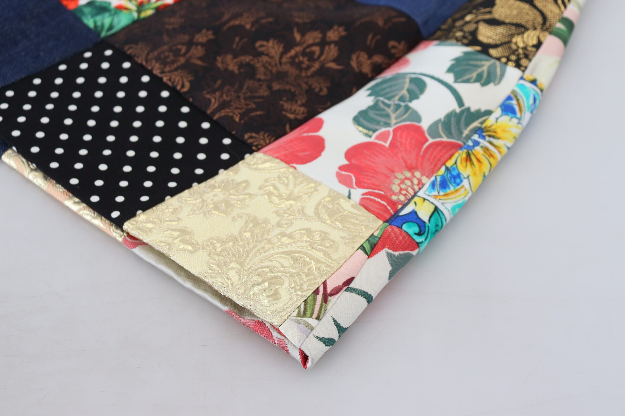 Dolce & Gabbana Multicolor Majolica Patchwork Mini Skirt -   -  Dolce & Gabbana. Dolce & Gabbana Multicolor Majolica Patchwork Mini Skirt -   -  Dolce & Gabbana.