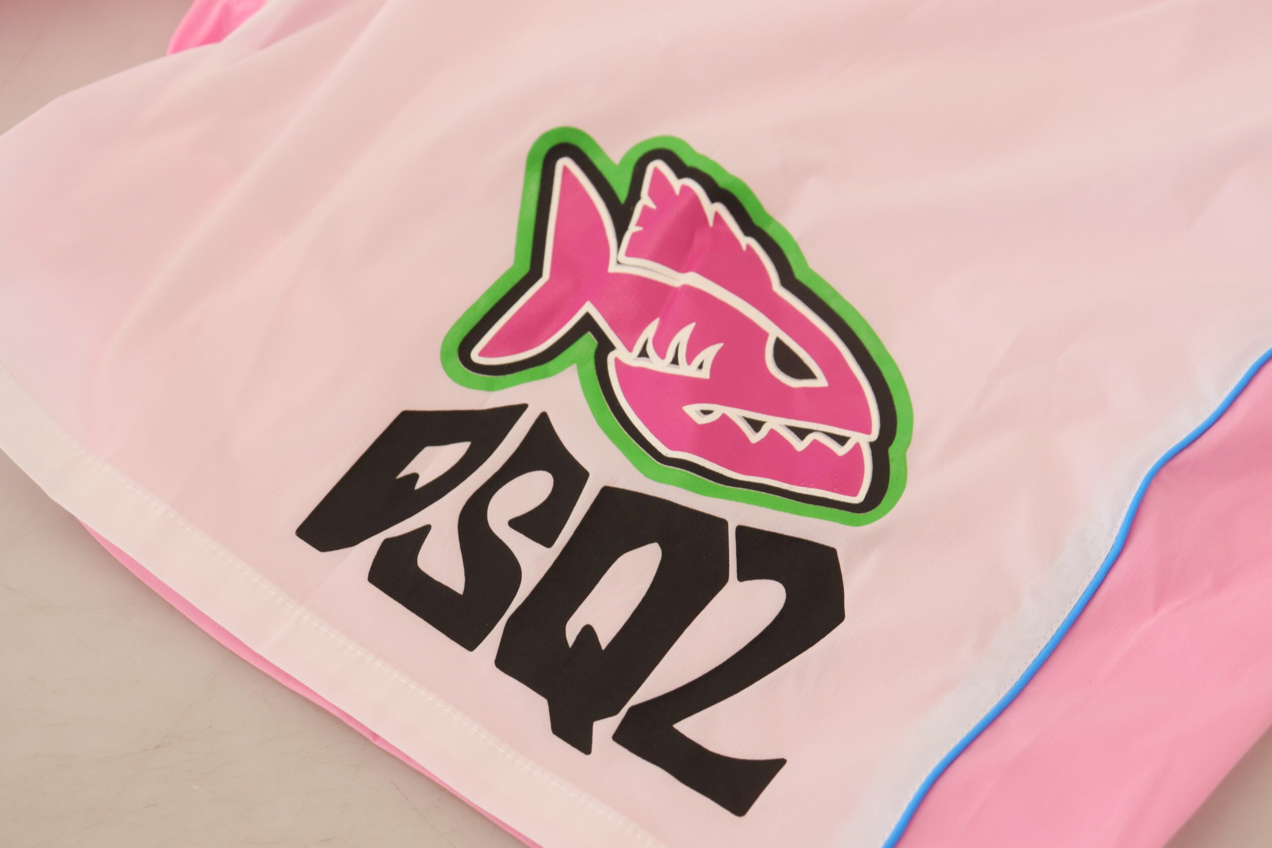 DsquaredΒ² White Pink Logo Print Men Beachwear Shorts Swimwear -   -  DsquaredΒ². DsquaredΒ² White Pink Logo Print Men Beachwear Shorts Swimwear -   -  DsquaredΒ².