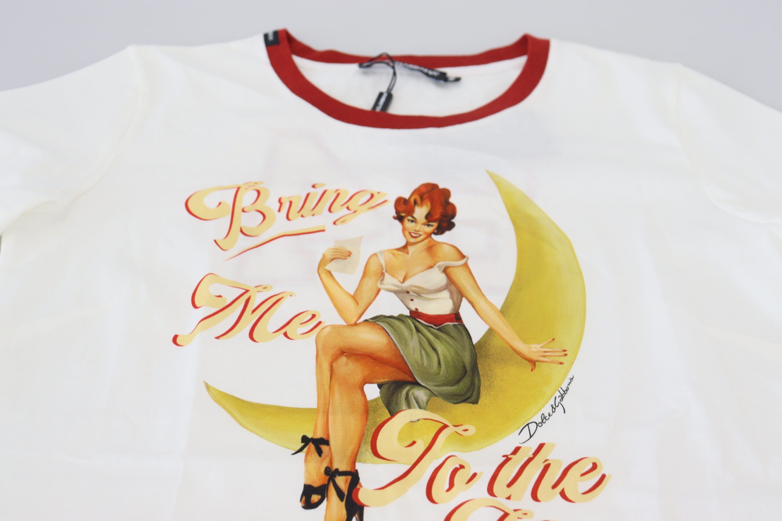 Dolce & Gabbana White Printed Short Sleeves Pullover Top -   -  Dolce & Gabbana. Dolce & Gabbana White Printed Short Sleeves Pullover Top -   -  Dolce & Gabbana.