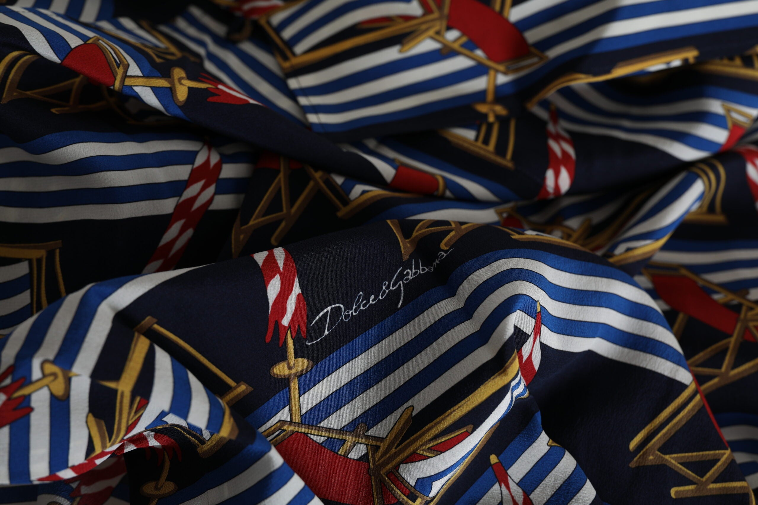 Dolce & Gabbana Multicolor Beach Chair Short Sleeves Shirt -   -  Dolce & Gabbana. Dolce & Gabbana Multicolor Beach Chair Short Sleeves Shirt -   -  Dolce & Gabbana.