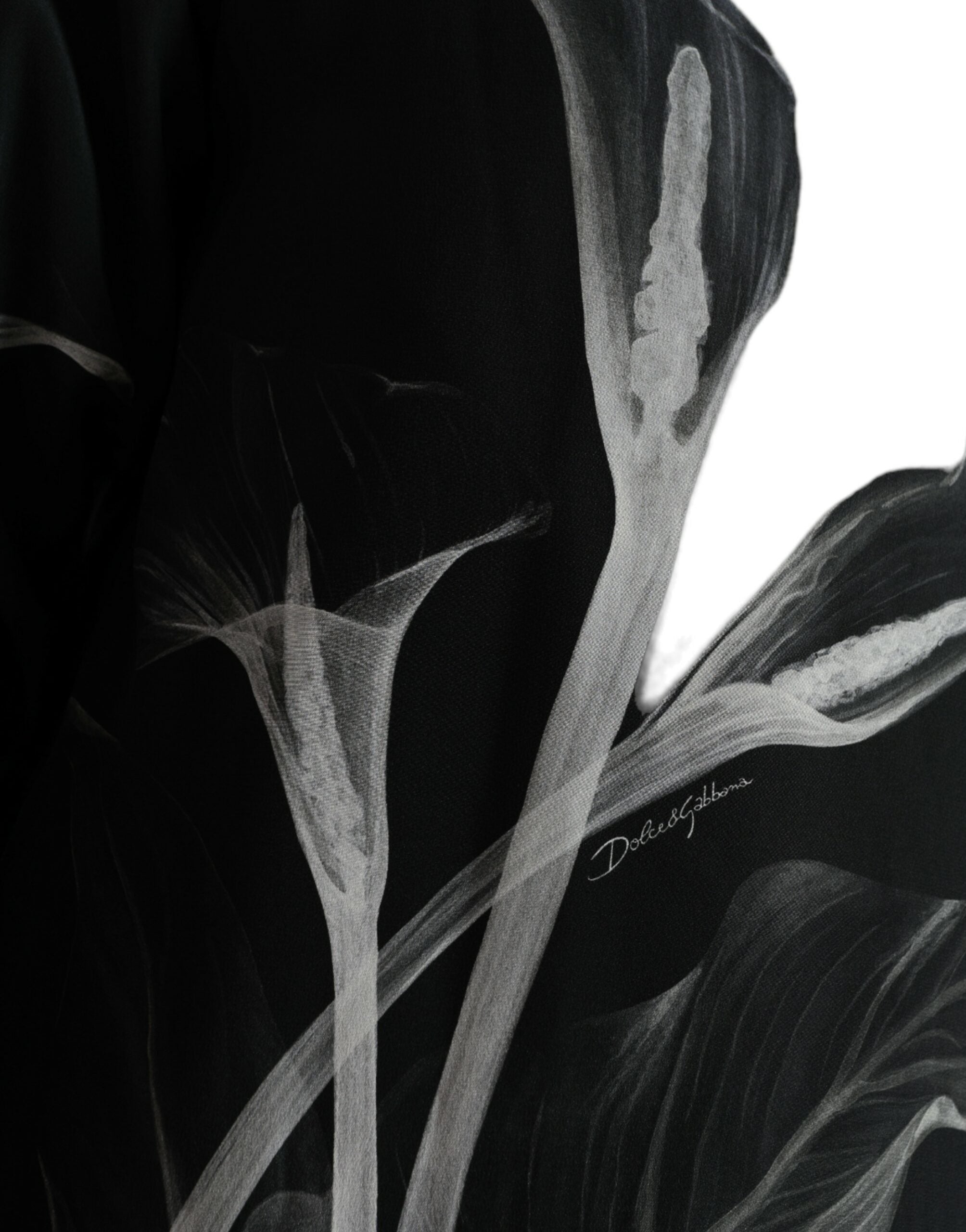 Dolce & Gabbana Black Floral Print Crewneck Pullover Sweater -   -  Dolce & Gabbana. Dolce & Gabbana Black Floral Print Crewneck Pullover Sweater -   -  Dolce & Gabbana.