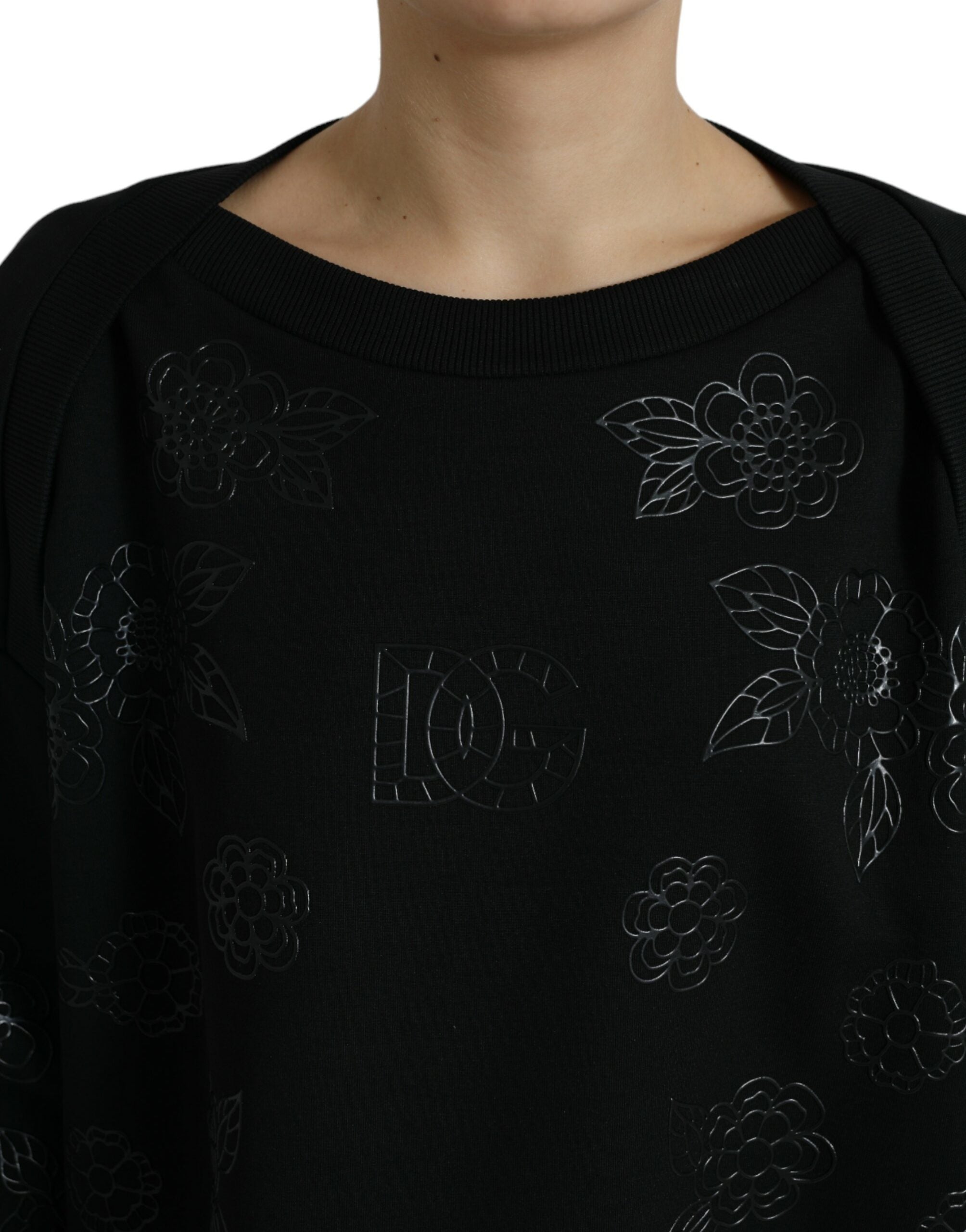 Dolce & Gabbana Black Pullover Floral Logo Applique Sweater -   -  Dolce & Gabbana. Dolce & Gabbana Black Pullover Floral Logo Applique Sweater -   -  Dolce & Gabbana.