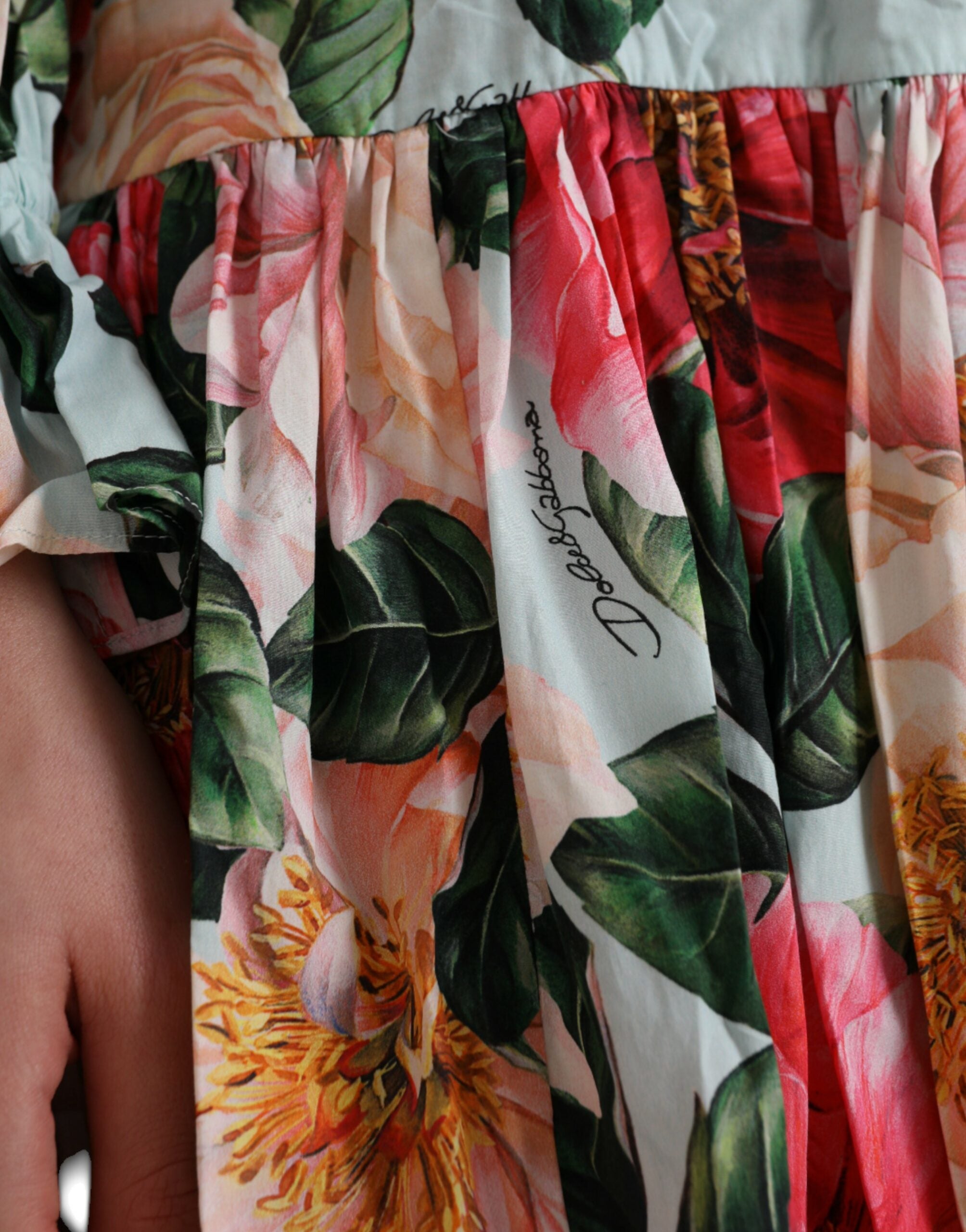 Dolce & Gabbana Multicolor Floral CottonAline Pleated Dress -   -  Dolce & Gabbana. Dolce & Gabbana Multicolor Floral CottonAline Pleated Dress -   -  Dolce & Gabbana.