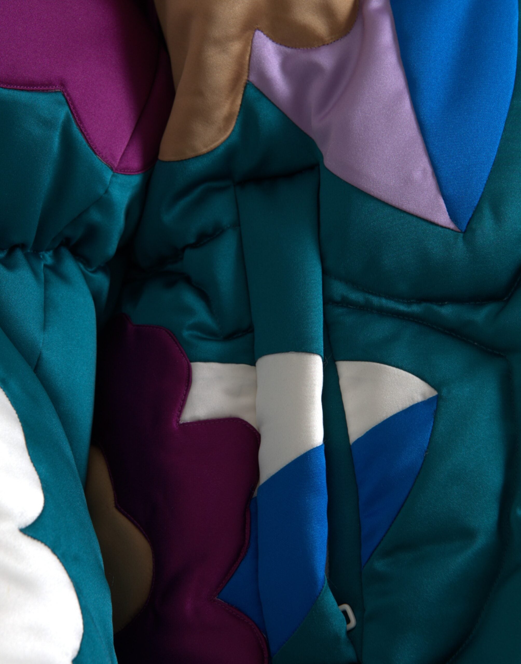 Dolce & Gabbana Multicolor Floral Windbreaker Puffer Jacket -   -  Dolce & Gabbana. Dolce & Gabbana Multicolor Floral Windbreaker Puffer Jacket -   -  Dolce & Gabbana.