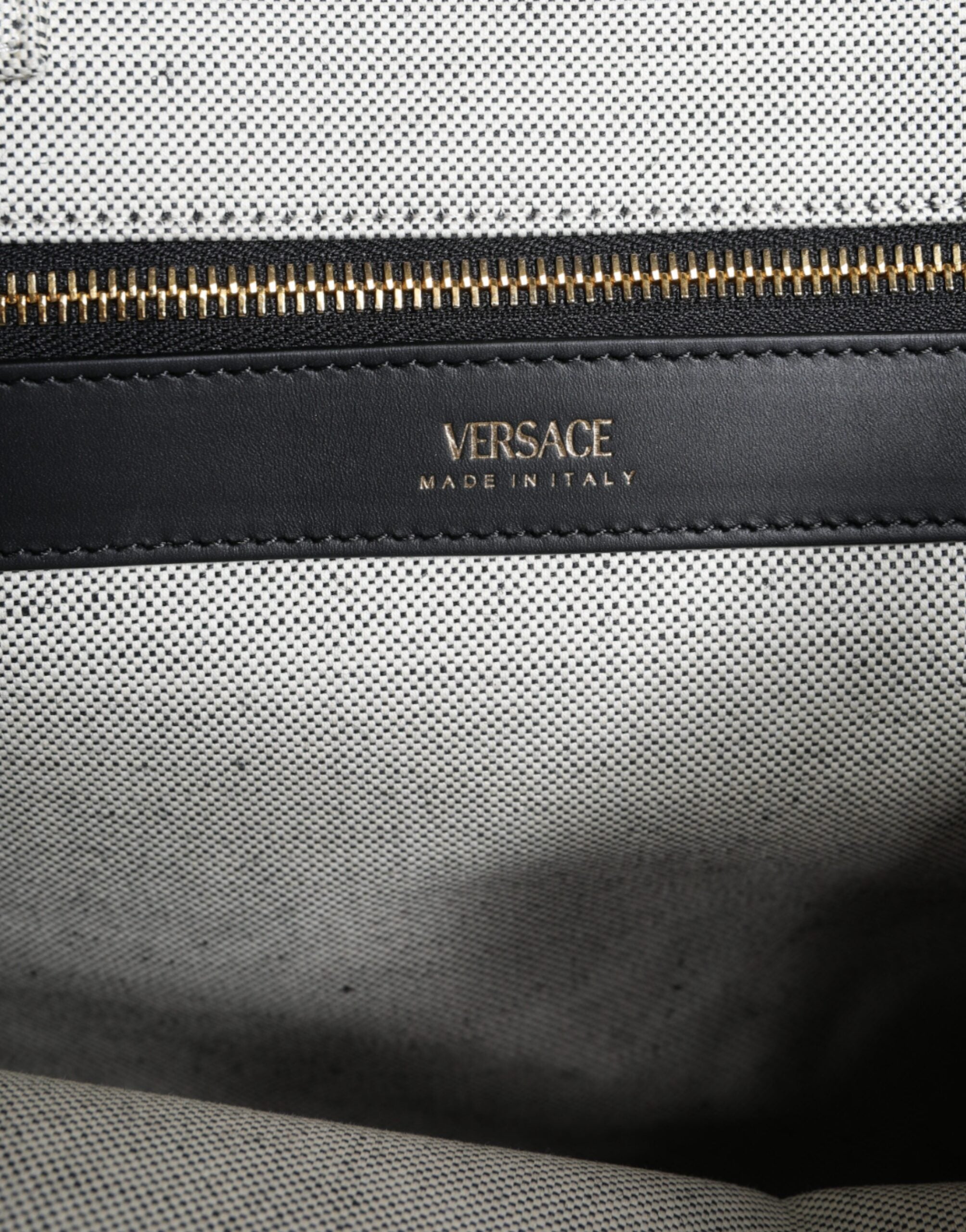 Versace White Top Handle Canvas Leather Logo Crossbody Tote Bag -  Luxury Shopper Bag for Women -  Versace. Versace White Top Handle Canvas Leather Logo Crossbody Tote Bag -  Luxury Shopper Bag for Women -  Versace.