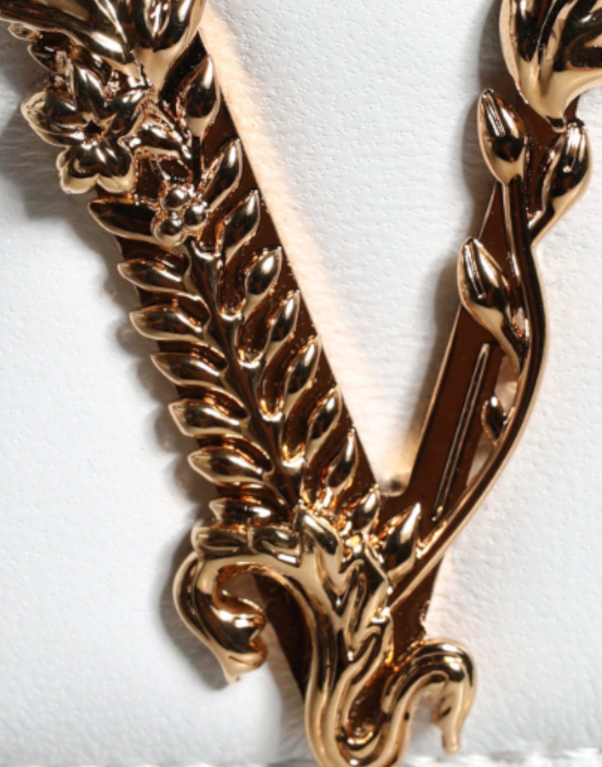 Versace White Quilted Nappa Leather Crossbody Shoulder Bag -  Luxury Cross Body Bag for Women -  Versace. Versace White Quilted Nappa Leather Crossbody Shoulder Bag -  Luxury Cross Body Bag for Women -  Versace.