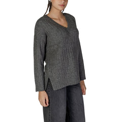 Vila Clothes Gray Marabou Sweater -   -  Vila Clothes.