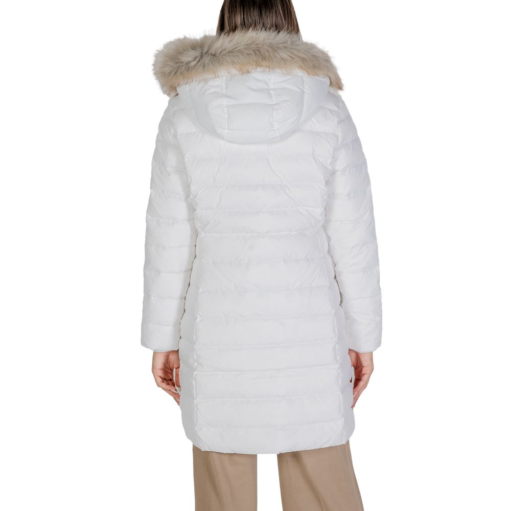 Tommy Hilfiger Jeans White Recycled Polyester Jackets & Coat -   -  Tommy Hilfiger Jeans. Tommy Hilfiger Jeans White Recycled Polyester Jackets & Coat -   -  Tommy Hilfiger Jeans.