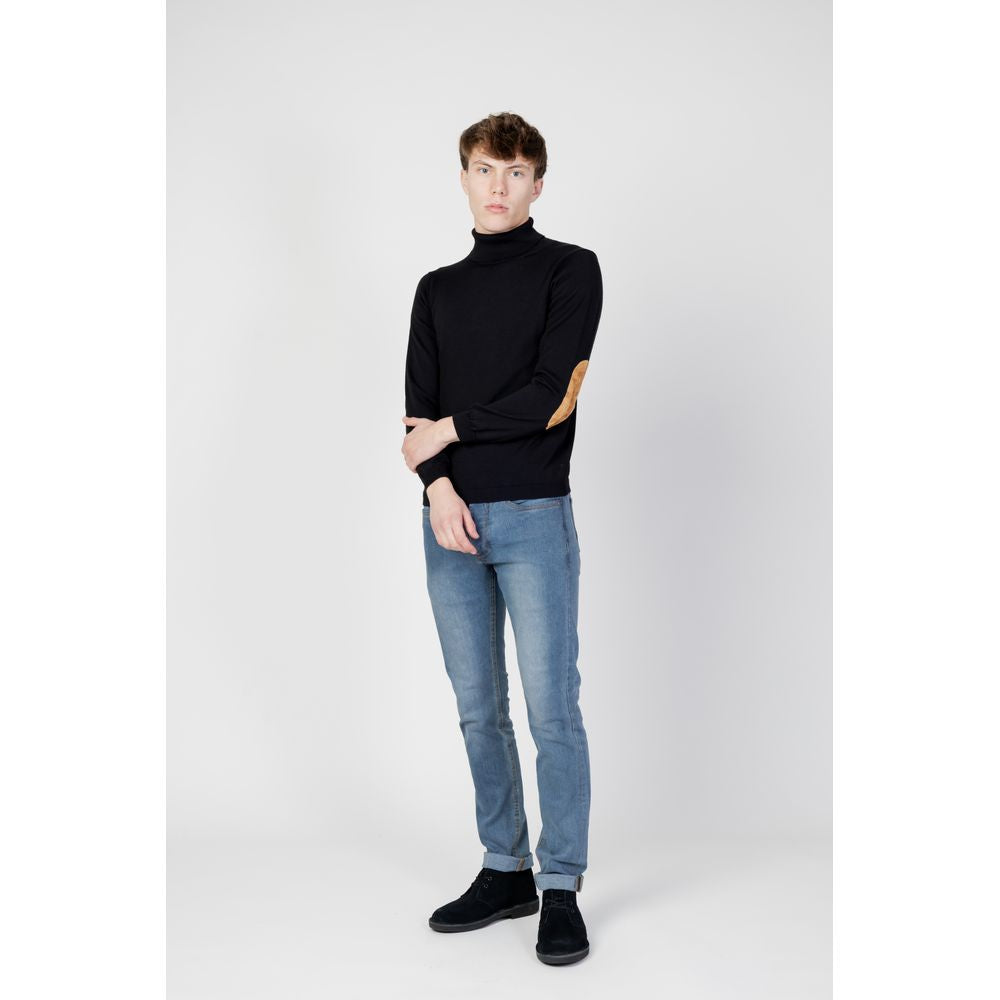 Alviero Martini Prima Classe Black Viscose Turtleneck -   -  Alviero Martini Prima Classe. Alviero Martini Prima Classe Black Viscose Turtleneck -   -  Alviero Martini Prima Classe.