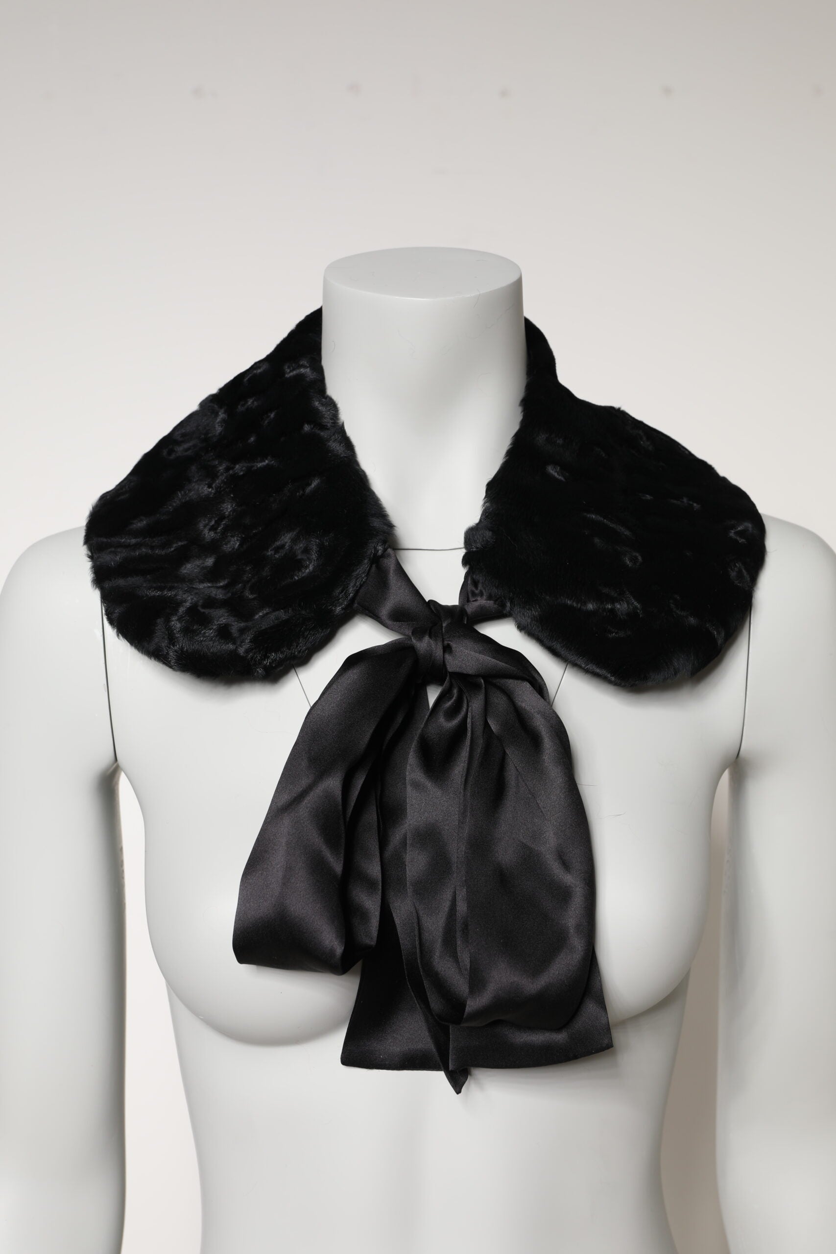 Dolce & Gabbana Black Lamb Fur Women Neck Warmer Winter Scarf -   -  Dolce & Gabbana. Dolce & Gabbana Black Lamb Fur Women Neck Warmer Winter Scarf -   -  Dolce & Gabbana.