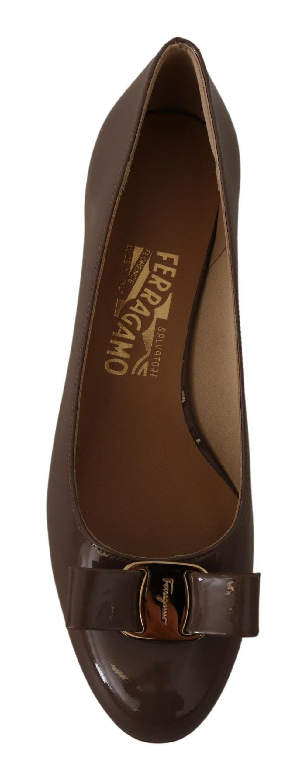 Salvatore Ferragamo Elegant Caraway Brown Pumps with Vara Bow -   -  Salvatore Ferragamo.