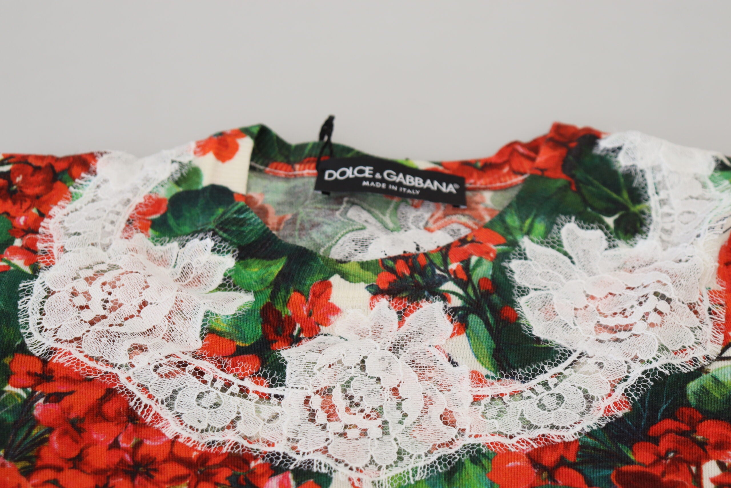 Dolce & Gabbana White Floral Wool Lace Vest Tank Top -   -  Dolce & Gabbana.