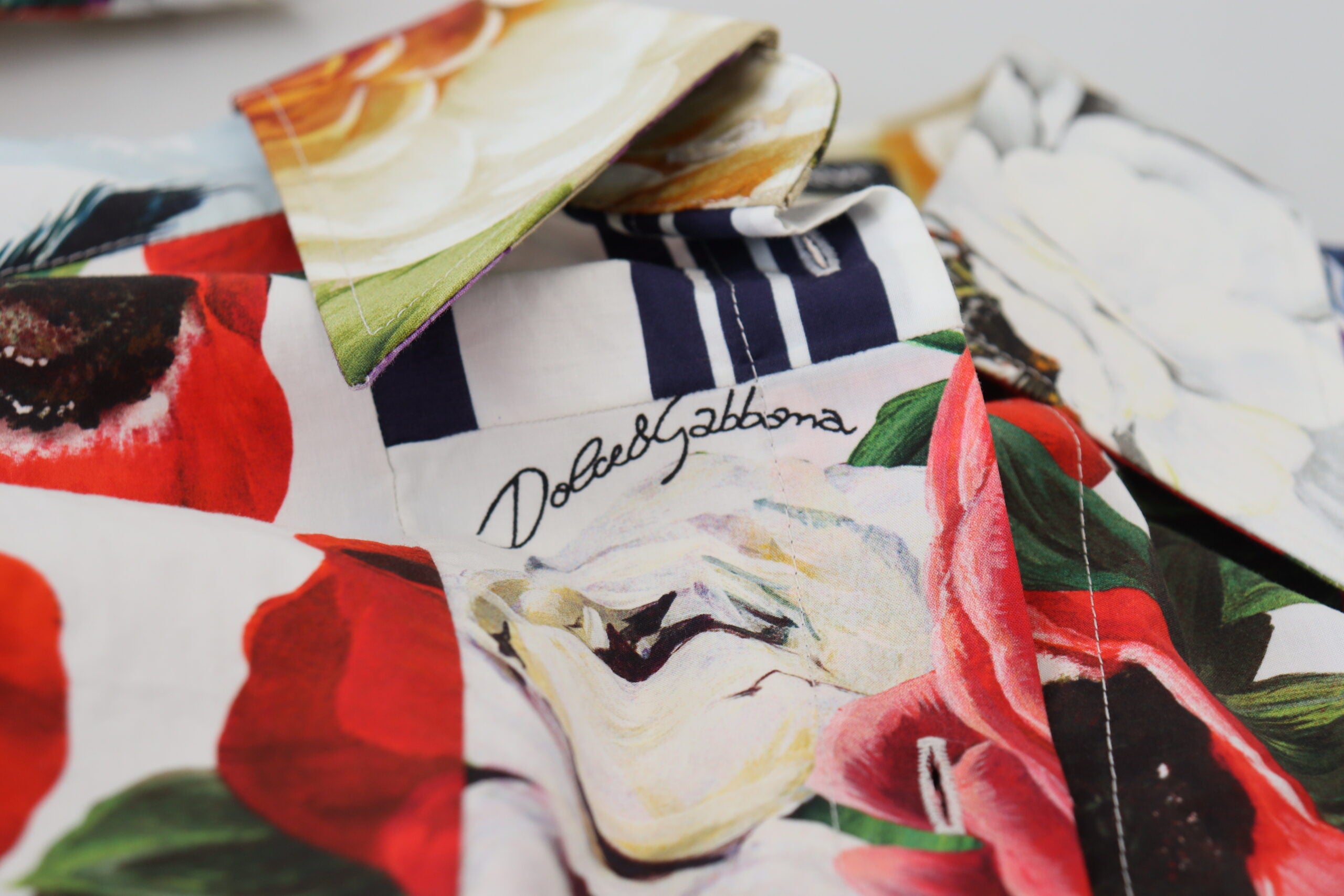 Dolce & Gabbana Multicolor Floral Cotton Collared Blouse Top -   -  Dolce & Gabbana.
