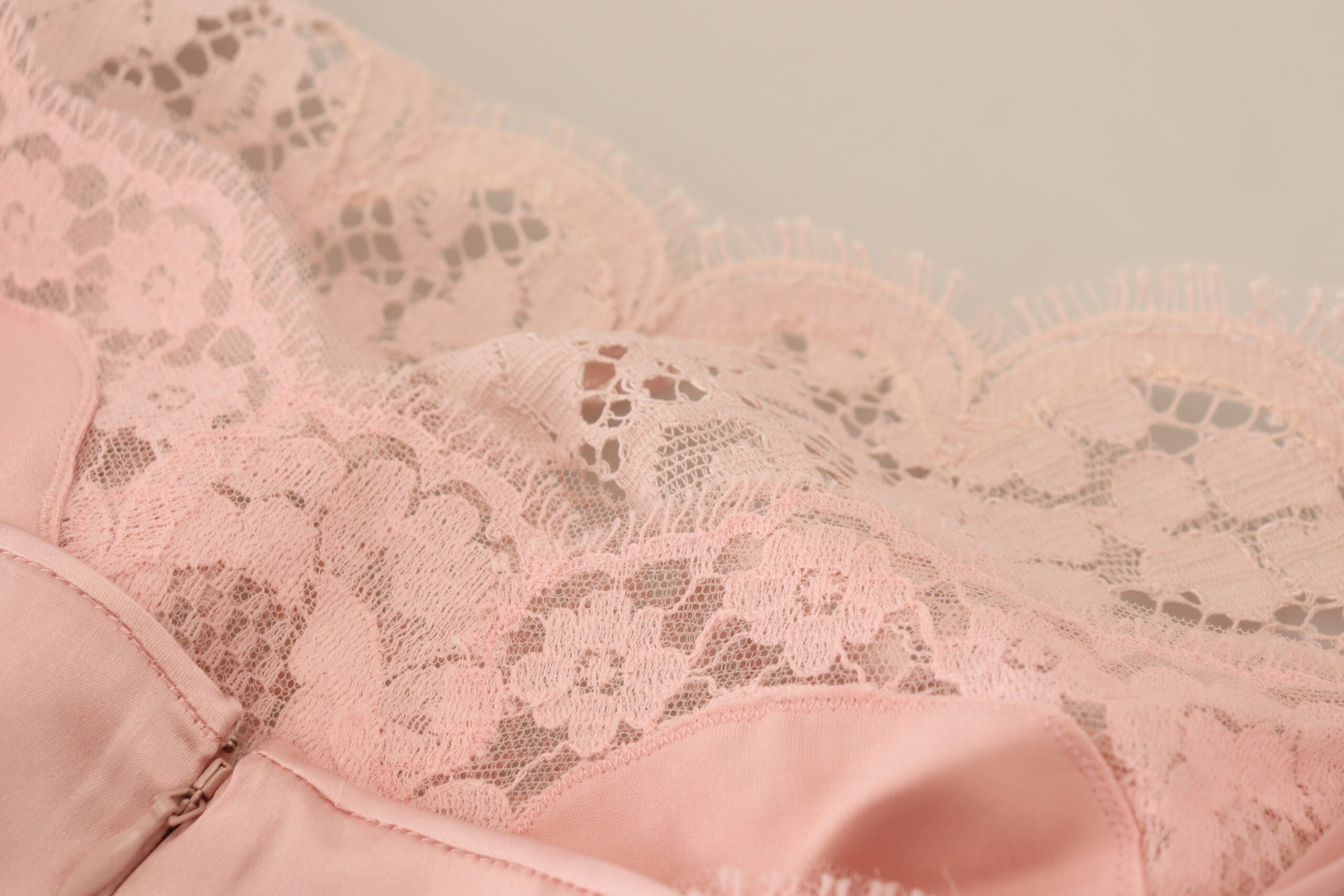 Dolce & Gabbana Pink Floral Lace Sleeveless Tank Blouse Top -   -  Dolce & Gabbana.