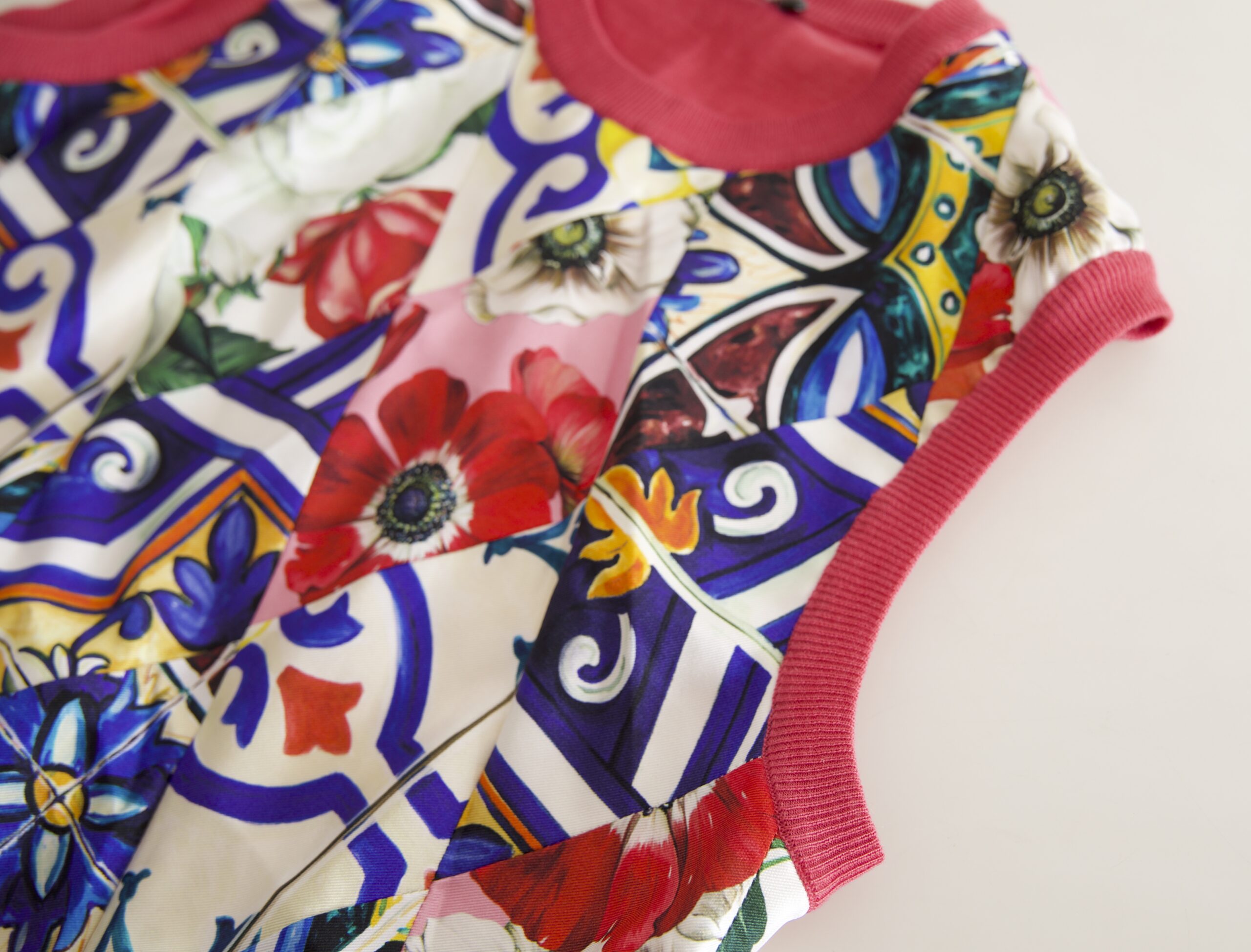 Dolce & Gabbana Multicolor Majolica Floral Crew Neck Tank Top -   -  Dolce & Gabbana.