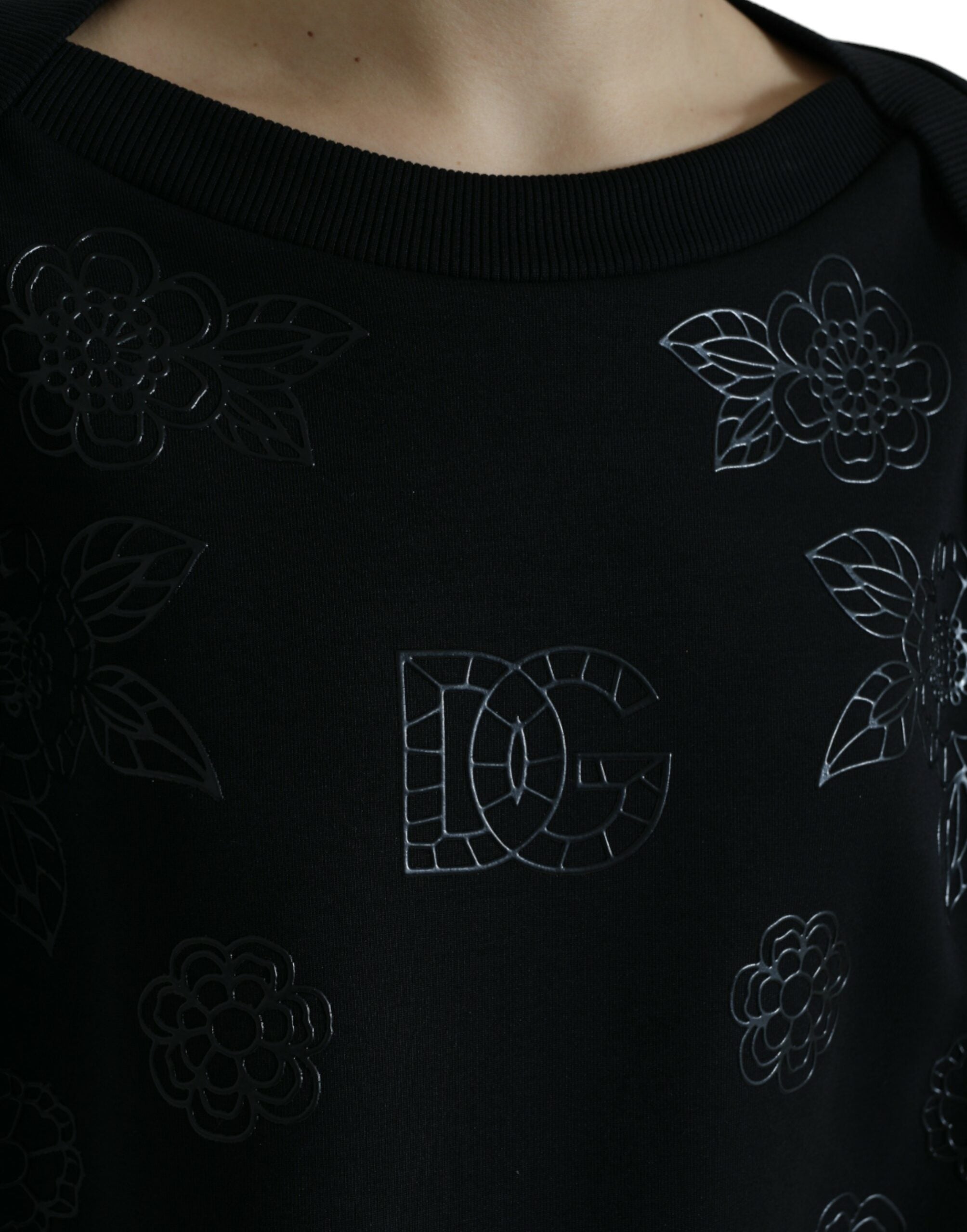 Dolce & Gabbana Black Pullover Floral Logo Applique Sweater -   -  Dolce & Gabbana.