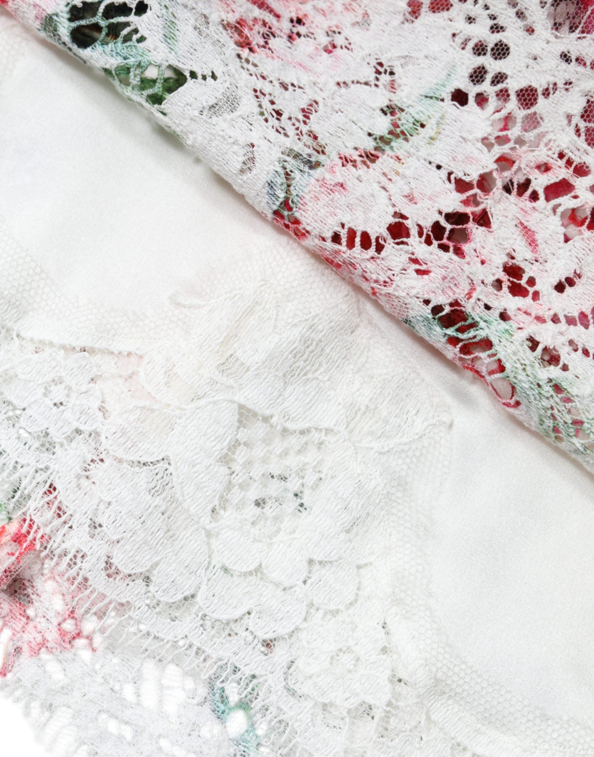 Dolce & Gabbana White Peony Lace Short Sleeves Blouse Top -   -  Dolce & Gabbana.