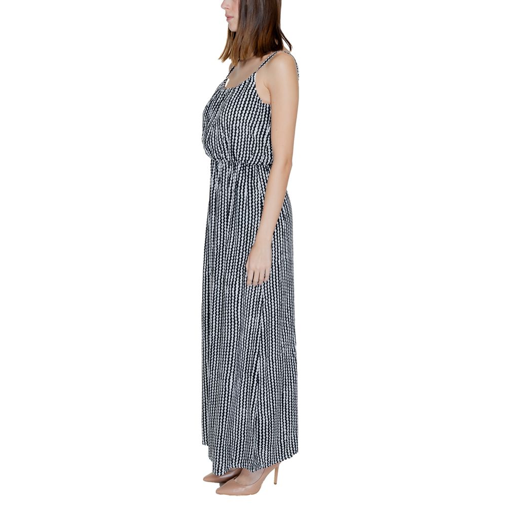 Only Black Viscose Long -   -  Only.