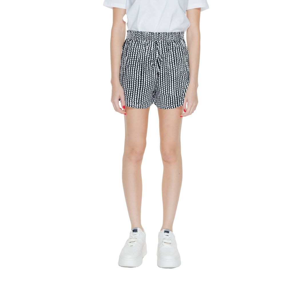 Only Black Viscose Short -   -  Only.
