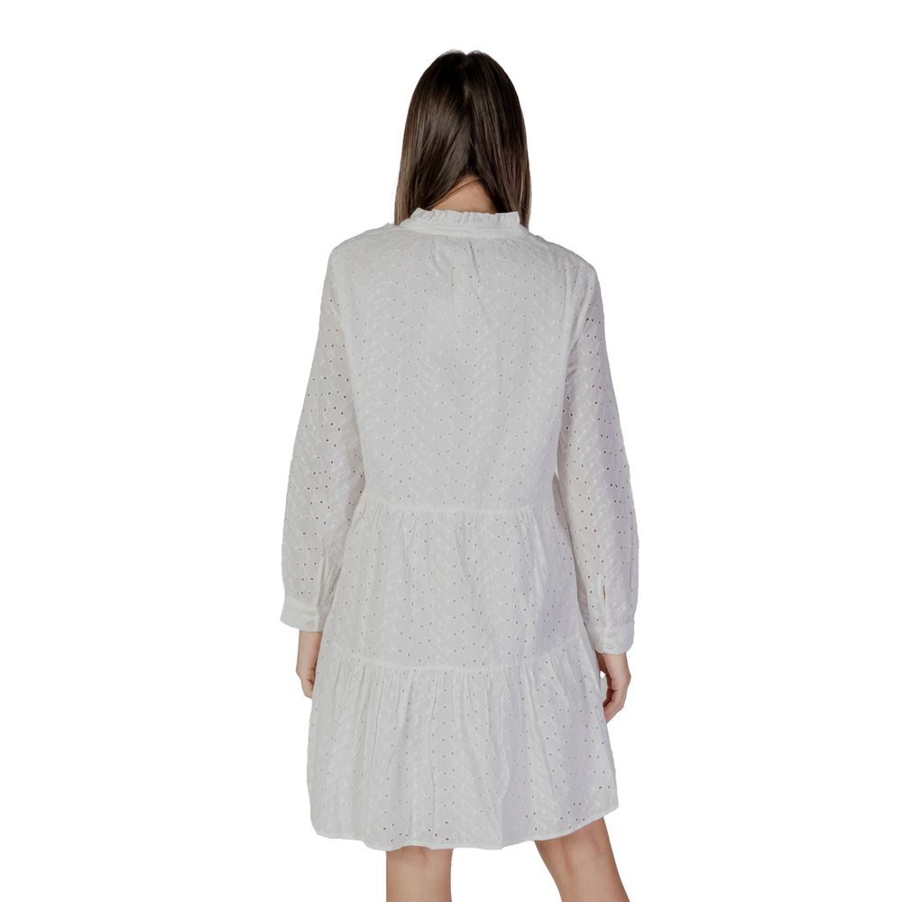 B.Young White Cotton Long -   -  B.Young.