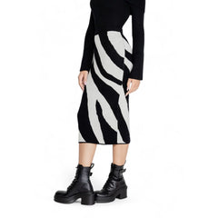 Vero Moda Black Viscose Skirt -   -  Vero Moda.