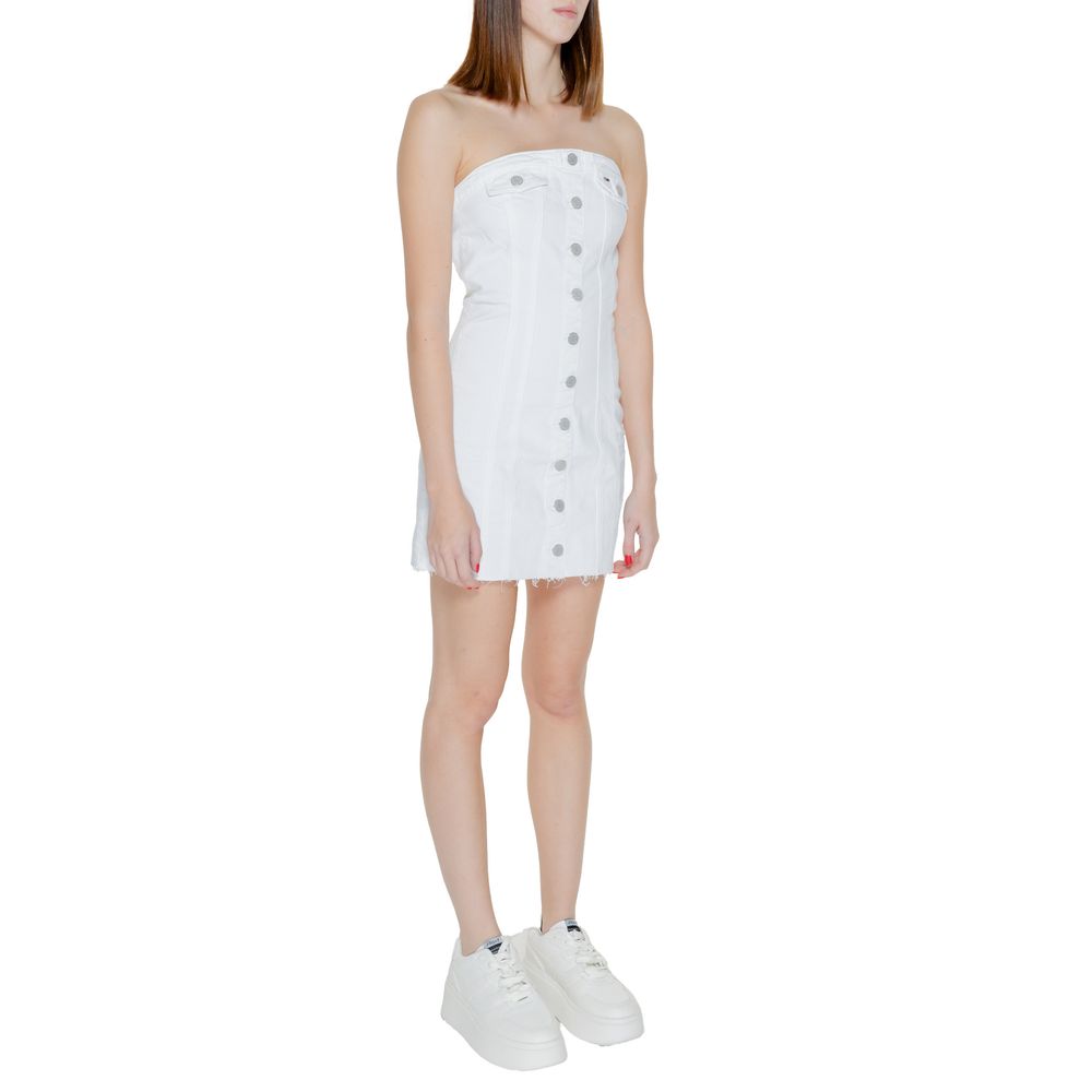 Tommy Hilfiger Jeans White Recycled Cotton Short -   -  Tommy Hilfiger Jeans.