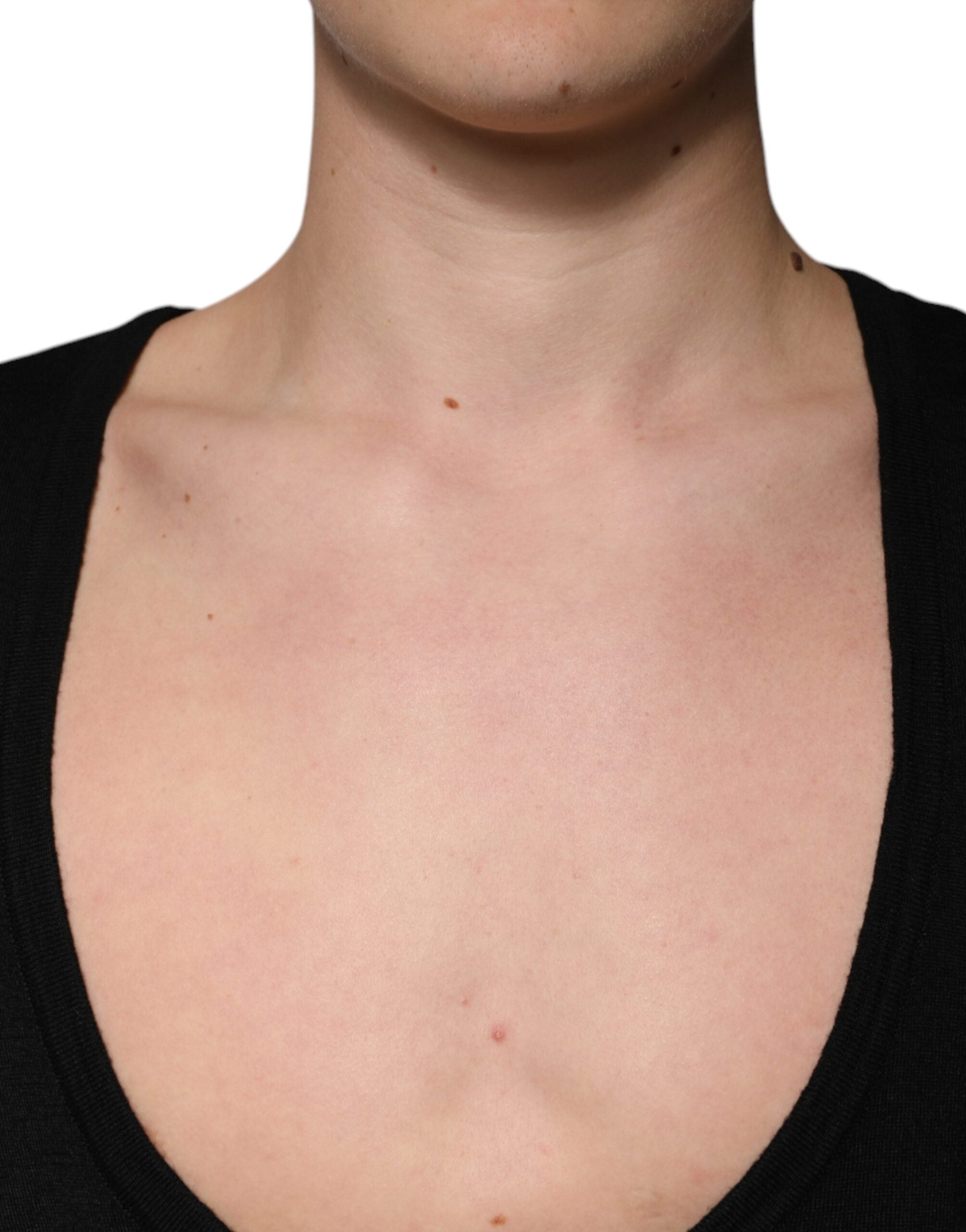 Dolce & Gabbana Black Wool Round Neck Pullover Sweater -   -  Dolce & Gabbana.