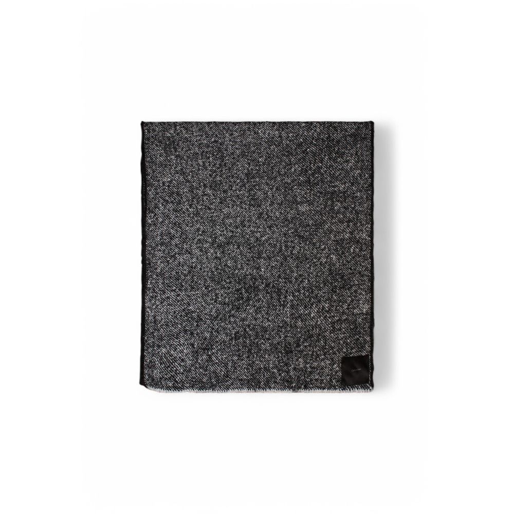 Calvin Klein Black And White Polyester Scarf -   -  Calvin Klein.