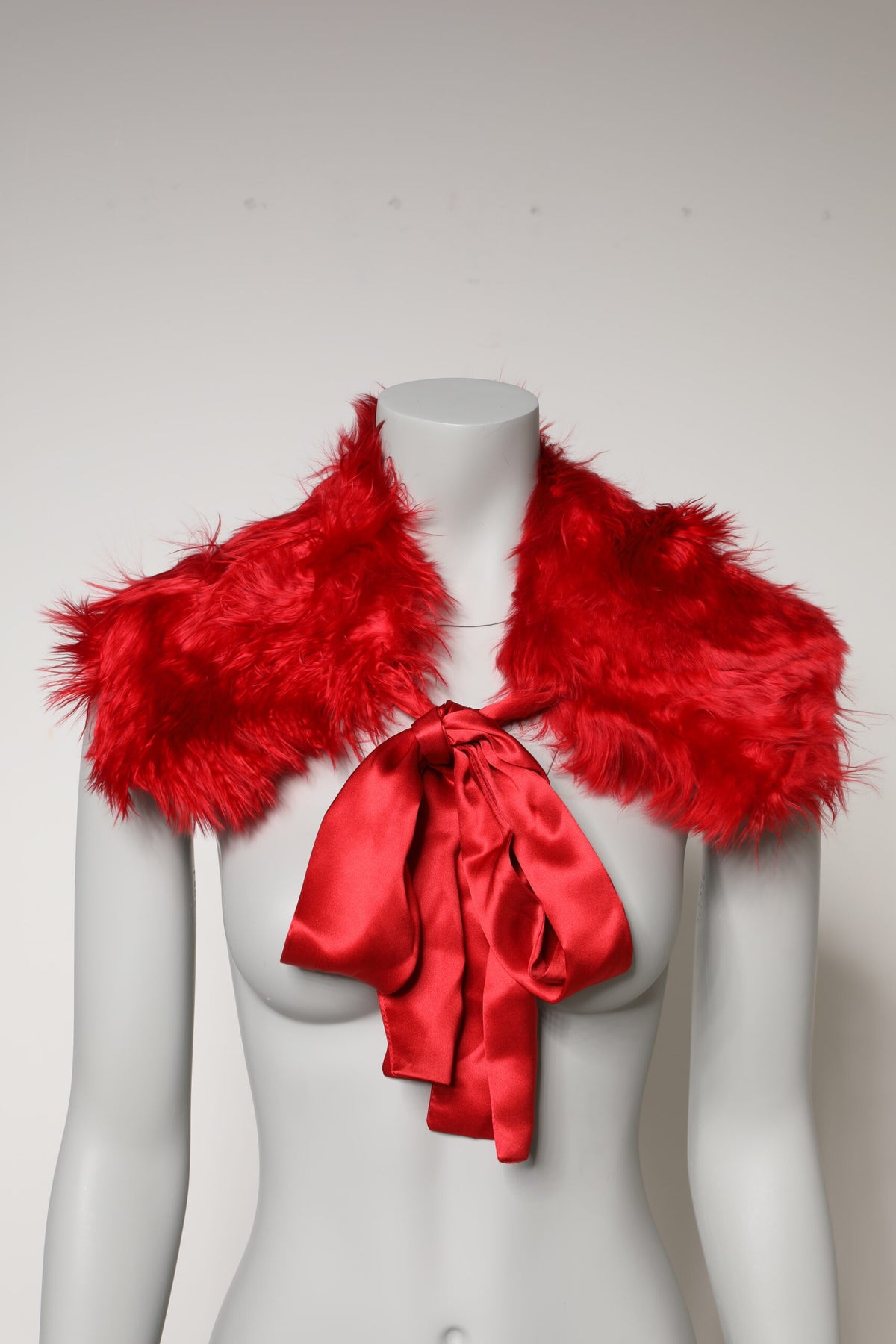 Dolce & Gabbana Red Alpaca Fur Women Neck Warmer Winter Scarf -   -  Dolce & Gabbana.