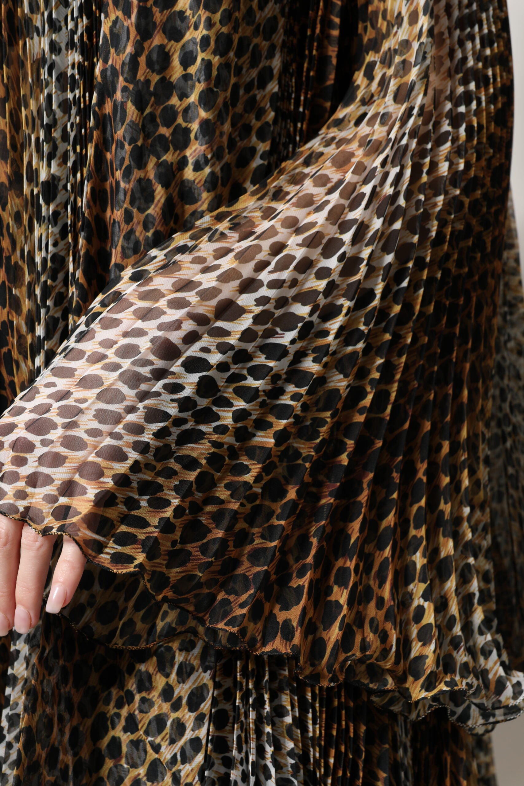 Dolce & Gabbana Brown Leopard Print Scarf Collared Chiffon Dress -   -  Dolce & Gabbana.