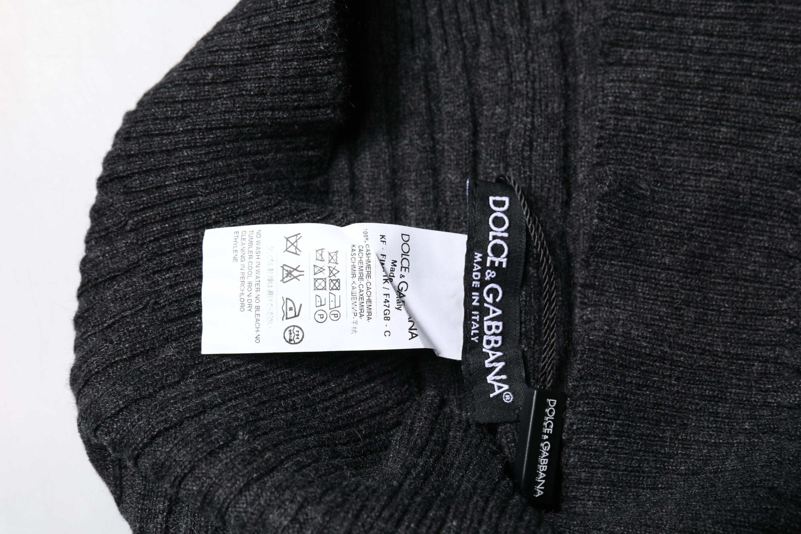Dolce & Gabbana Black Cashmere Knitted Neck Warmer Foulard Scarf -   -  Dolce & Gabbana.