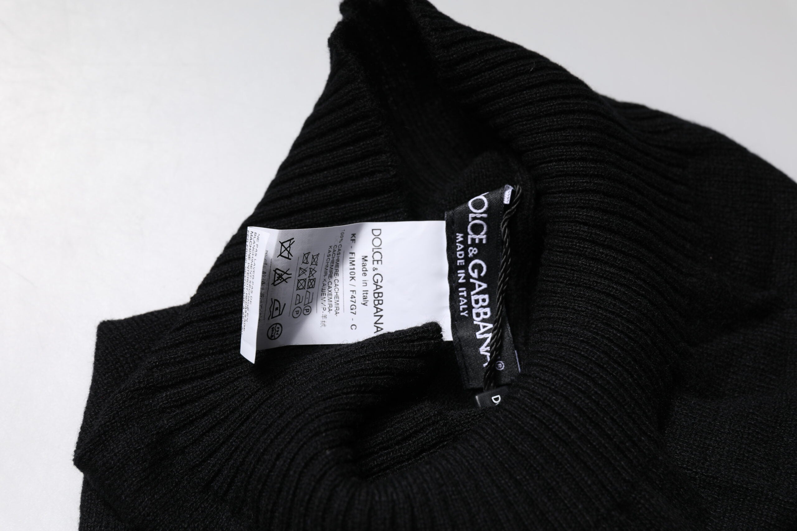 Dolce & Gabbana Black Cashmere Knitted Neck Warmer Foulard Scarf -   -  Dolce & Gabbana.