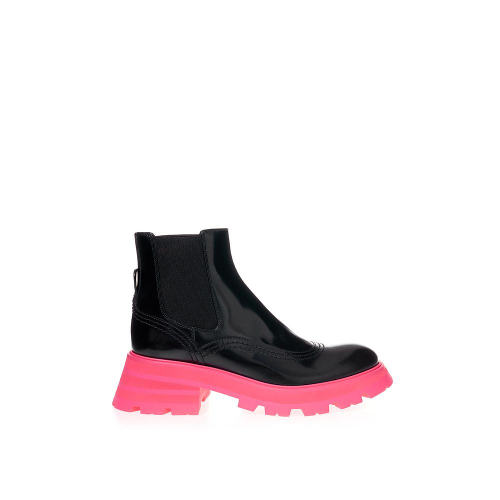 Alexander McQueen Elegant Black Leather Boots -   -  Alexander McQueen.