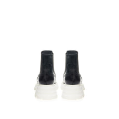 Alexander McQueen Elegant Leather Boots in Timeless Black -   -  Alexander McQueen.