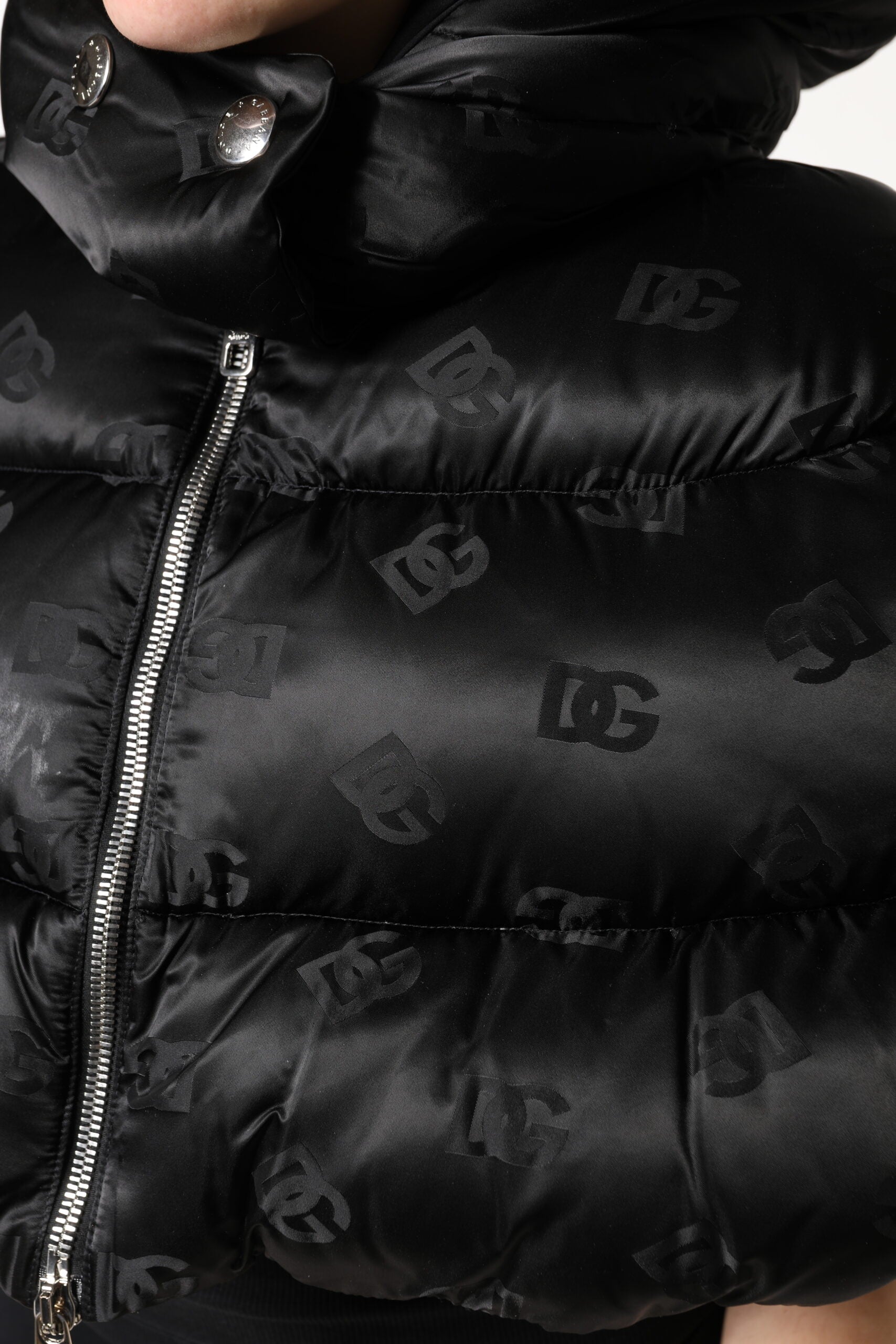 Dolce & Gabbana Black Padded Puffer Hooded Full Zip Cropped Jacket -   -  Dolce & Gabbana.