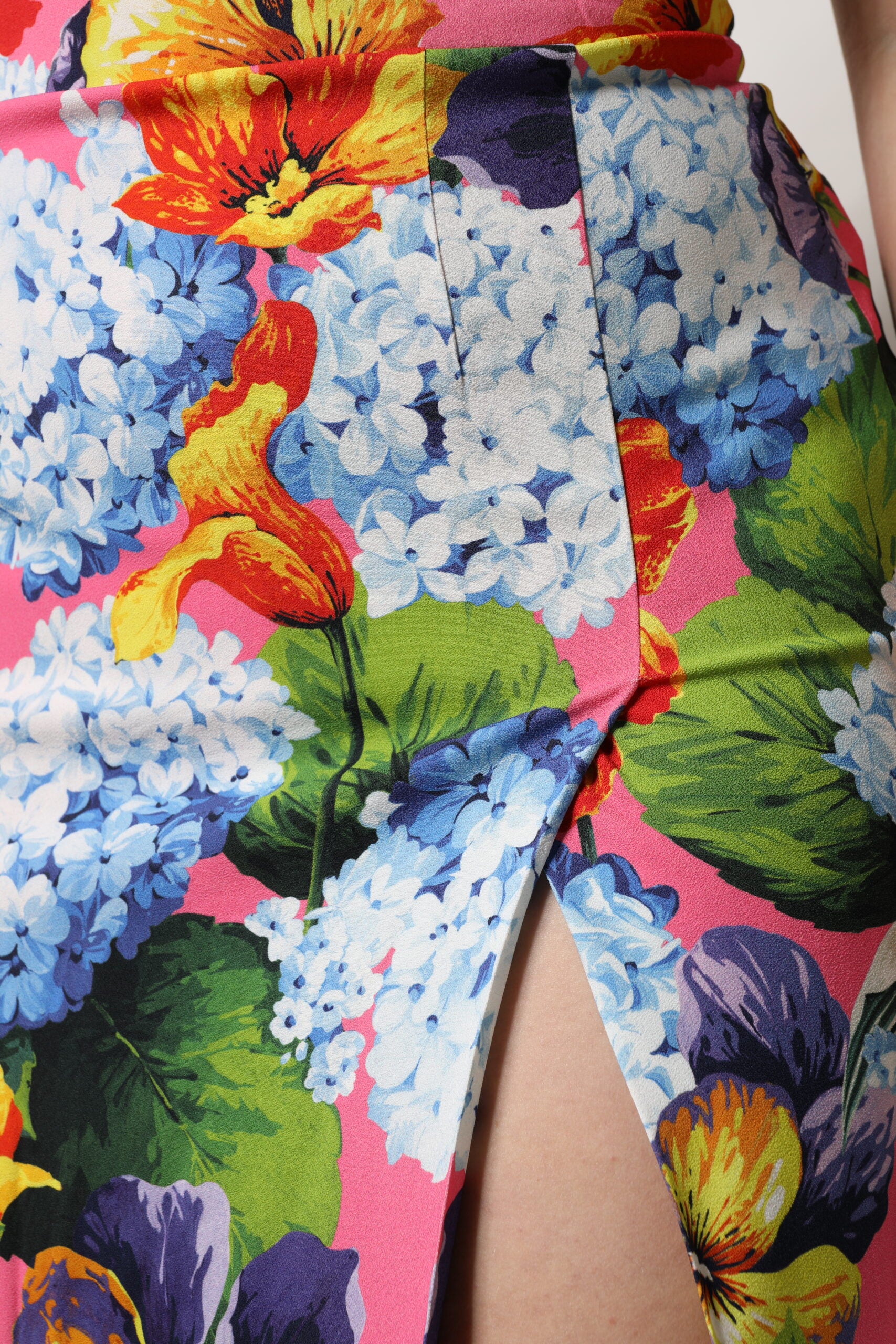 Dolce & Gabbana Multicolor Floral High Waist Midi Skirt -   -  Dolce & Gabbana.