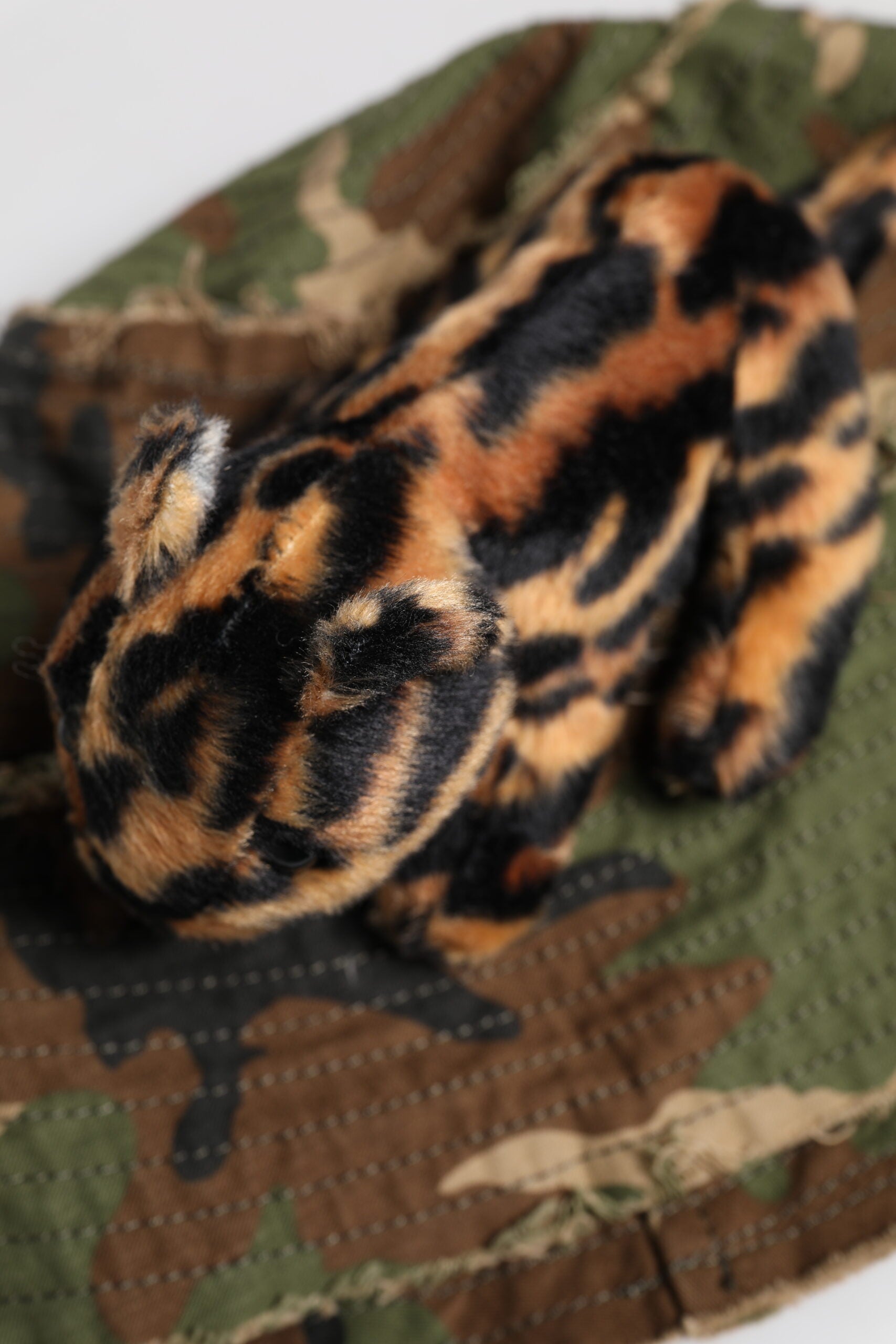Dolce & Gabbana Multicolor Leopard Embellish Wide Brim Bucket Hat -   -  Dolce & Gabbana.