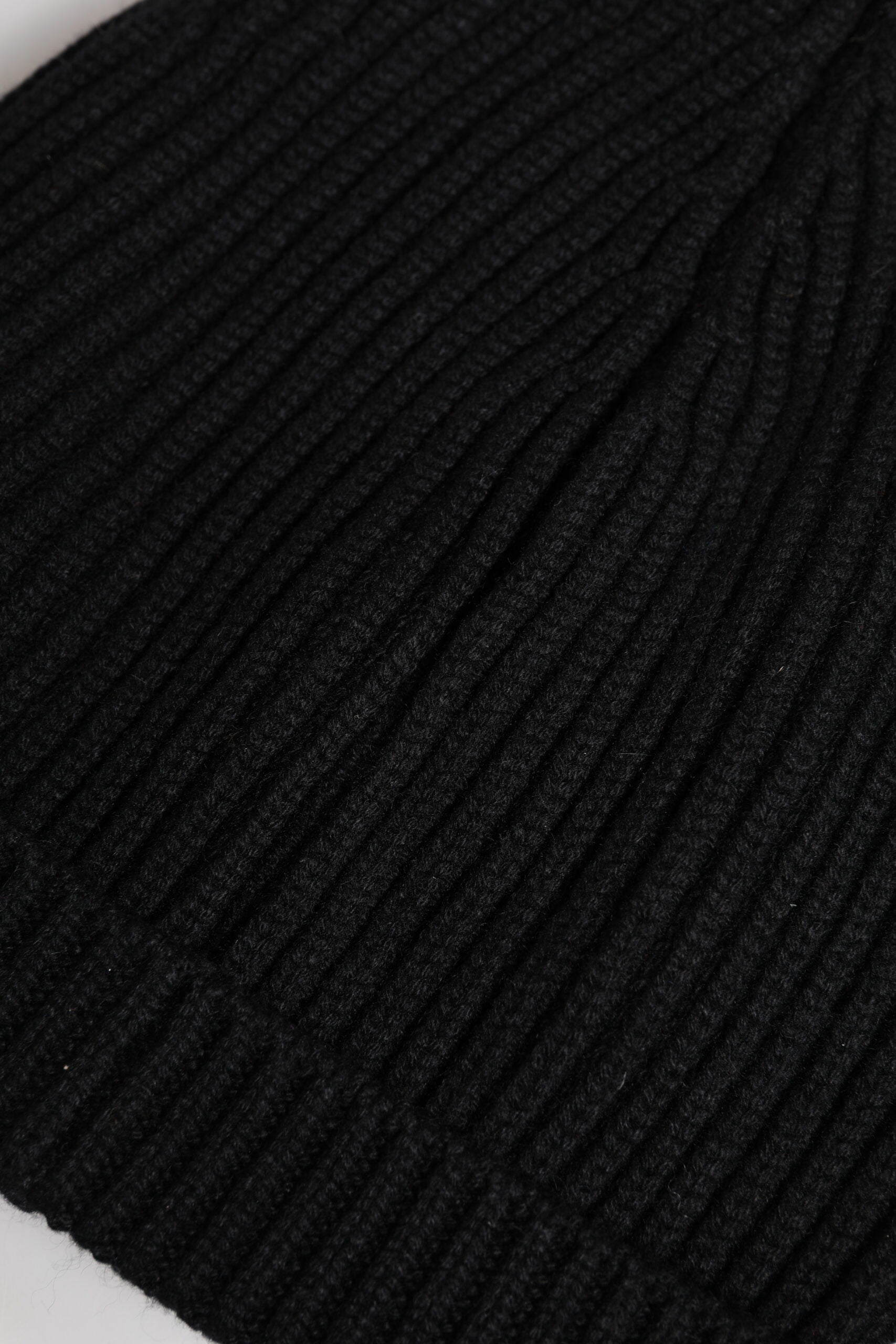 Dolce & Gabbana Black Cashmere Knitted Winter Beanie Hat -   -  Dolce & Gabbana.