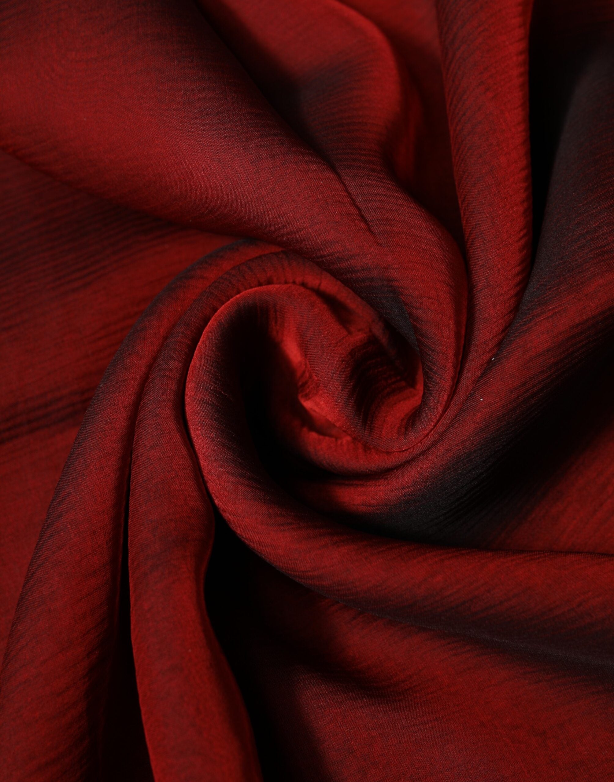 Dolce & Gabbana Red Silk Rectangle Women Wrap Shawl Scarf -   -  Dolce & Gabbana.