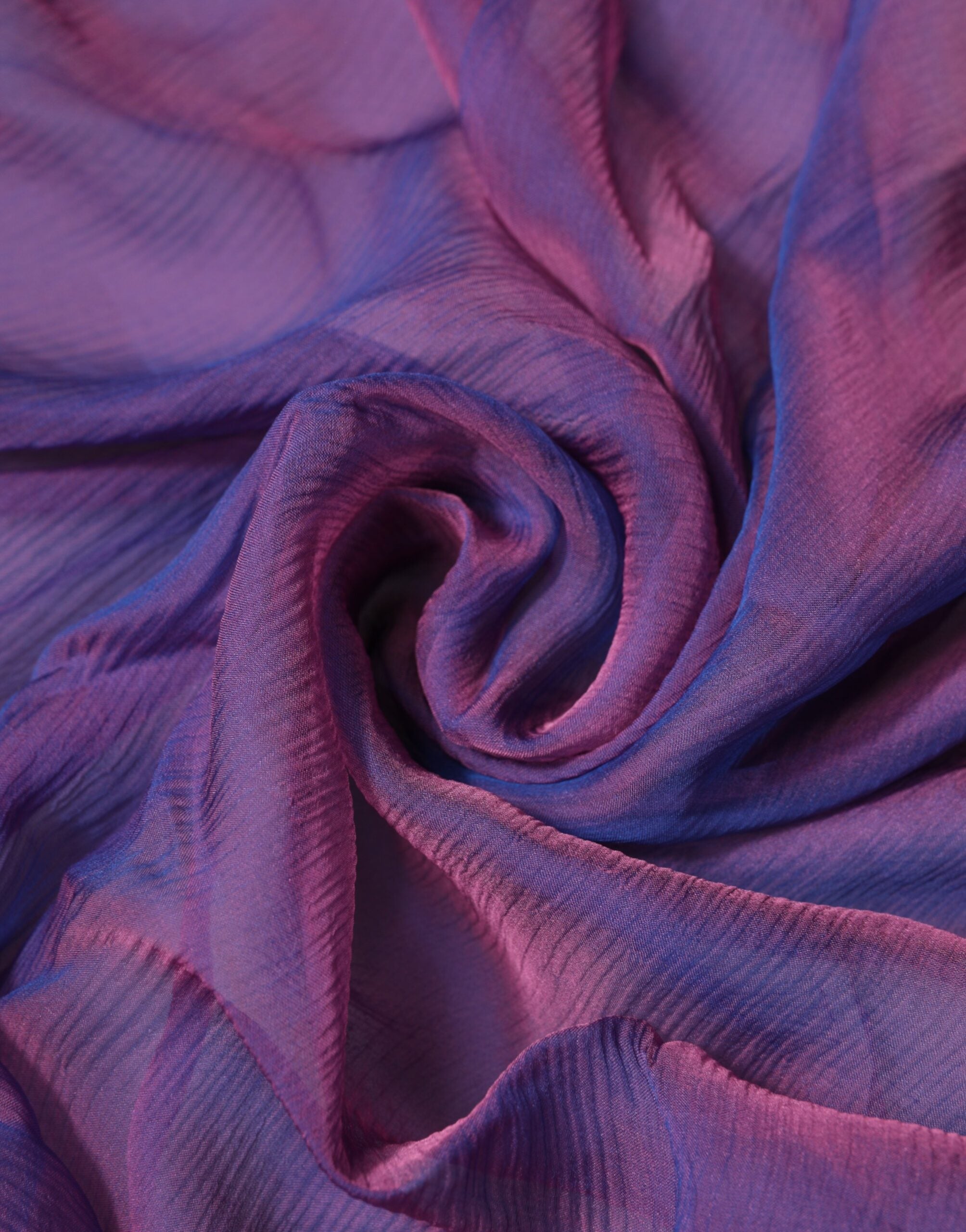 Dolce & Gabbana Purple Silk Rectangle Wrap Shawl Scarf -   -  Dolce & Gabbana.
