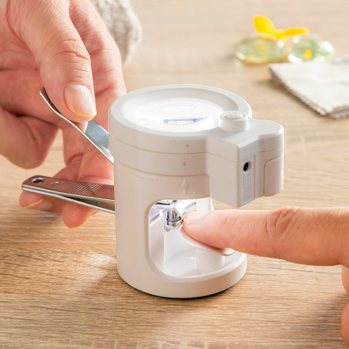 Nail Clippers with LED Light, Magnifying Glass and File Clail InnovaGoods -  Beauty, Manicure and pedicure -  InnovaGoods.