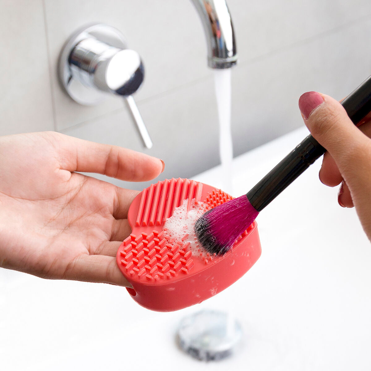 Make-up Brush Cleaner Heart InnovaGoods -  Beauty, Utensils and accessories -  InnovaGoods.