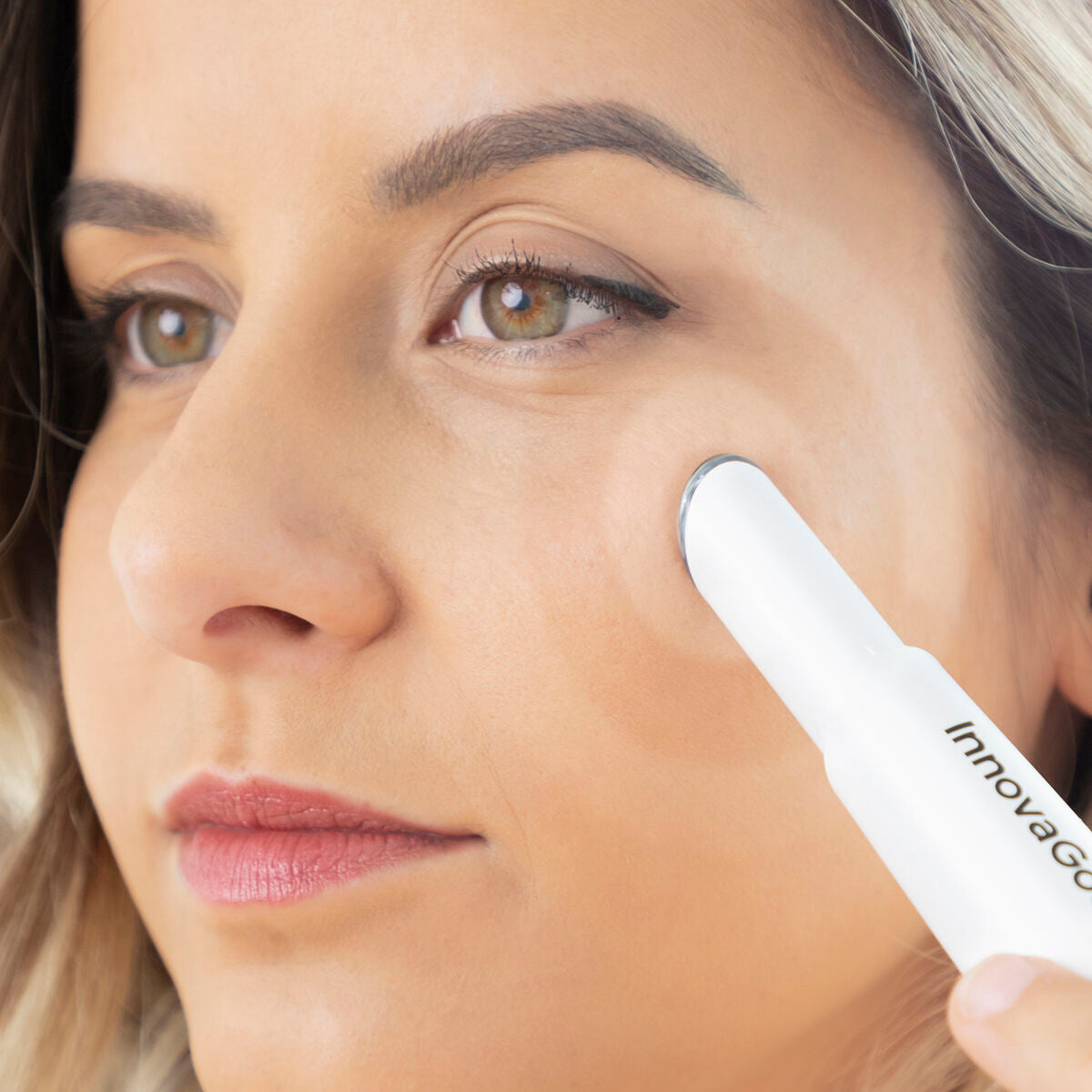 Anti-ageing Eye Massager with Phototherapy, Thermotherapy and Vibration Therey InnovaGoods -  Beauty, Skin care -  InnovaGoods.