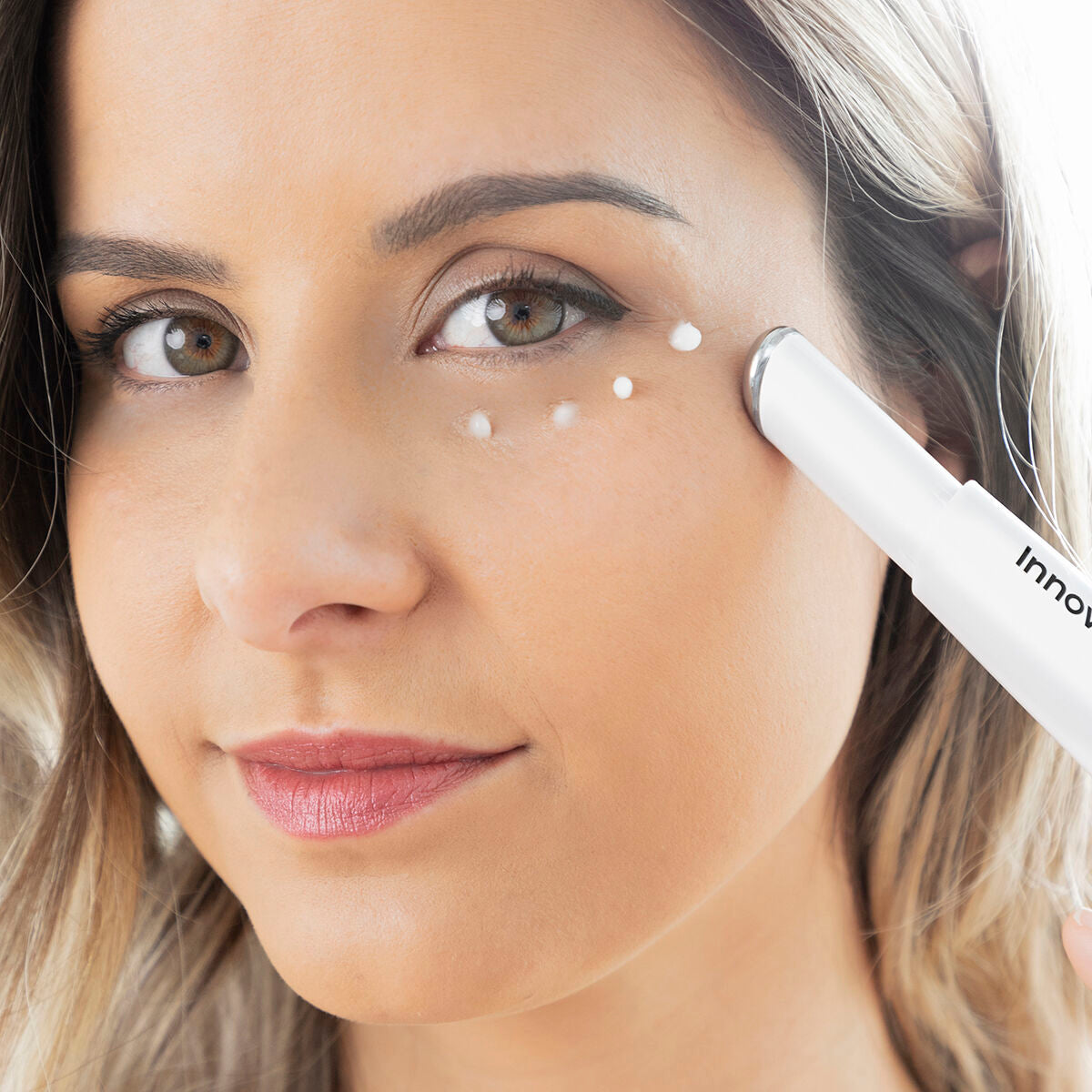 Anti-ageing Eye Massager with Phototherapy, Thermotherapy and Vibration Therey InnovaGoods -  Beauty, Skin care -  InnovaGoods.