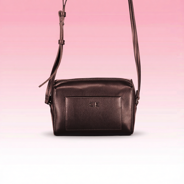 Calvin Klein - Sleek Textured Crossbody Bag with Logo Detail - Black Calvin Klein